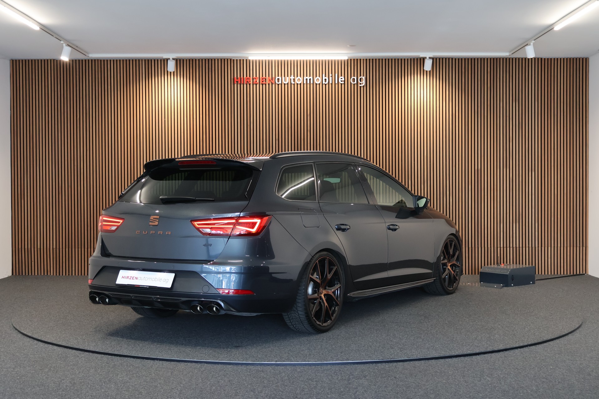 SEAT Leon ST 2.0 TSI Cupra R 370 4 Drive DSG Tuning-image-4