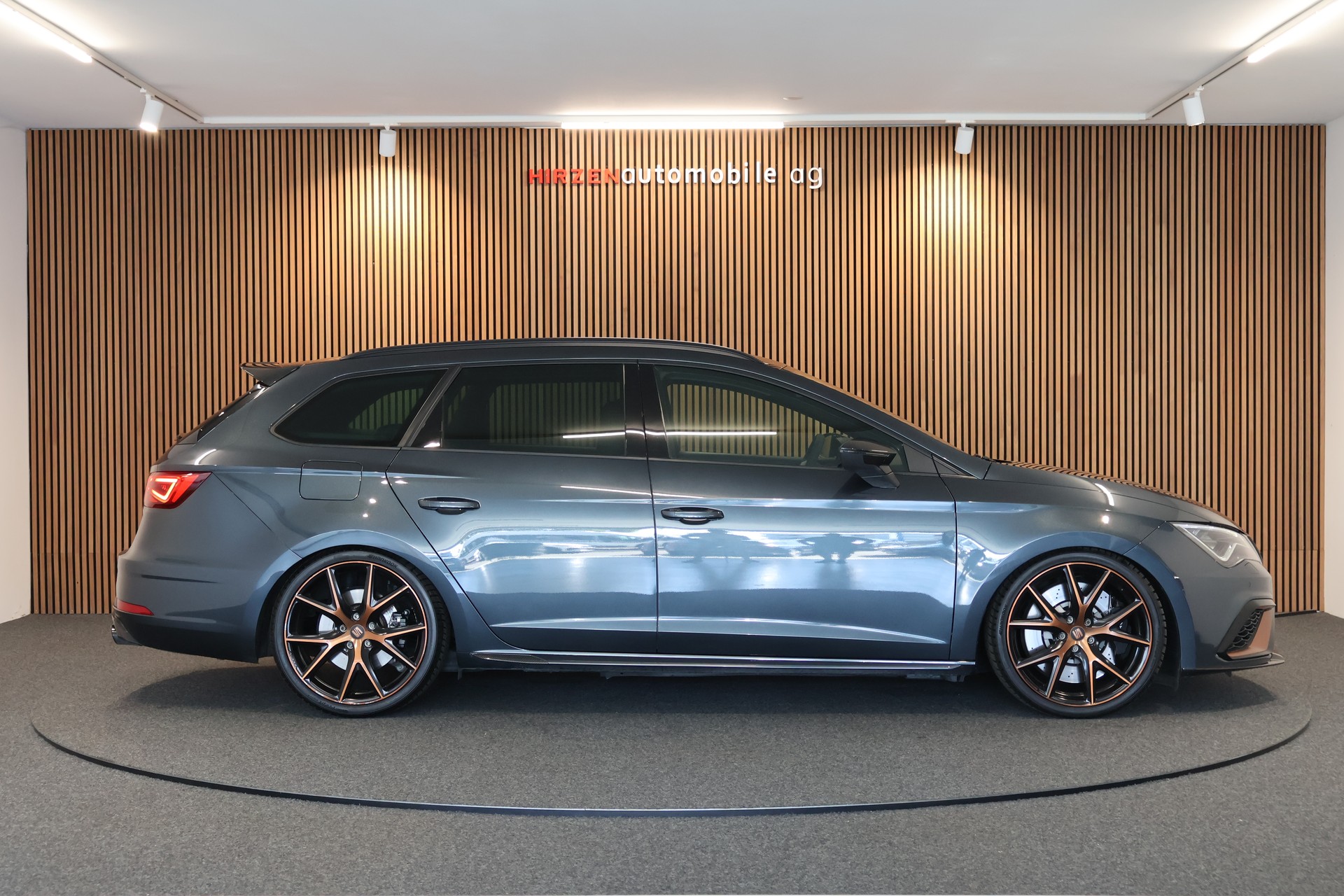 SEAT Leon ST 2.0 TSI Cupra R 370 4 Drive DSG Tuning-image-5