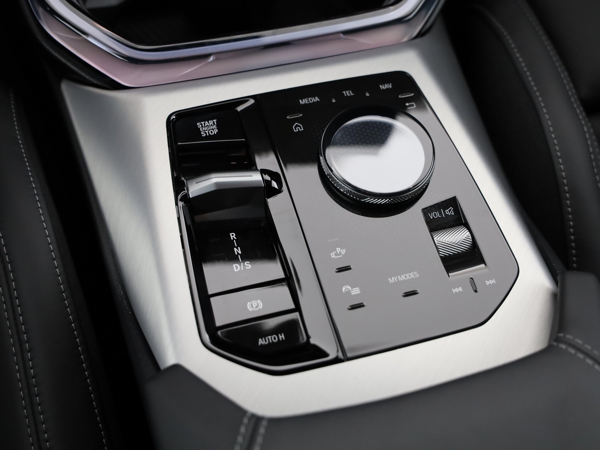 BMW X3 30e xDrive-image-16