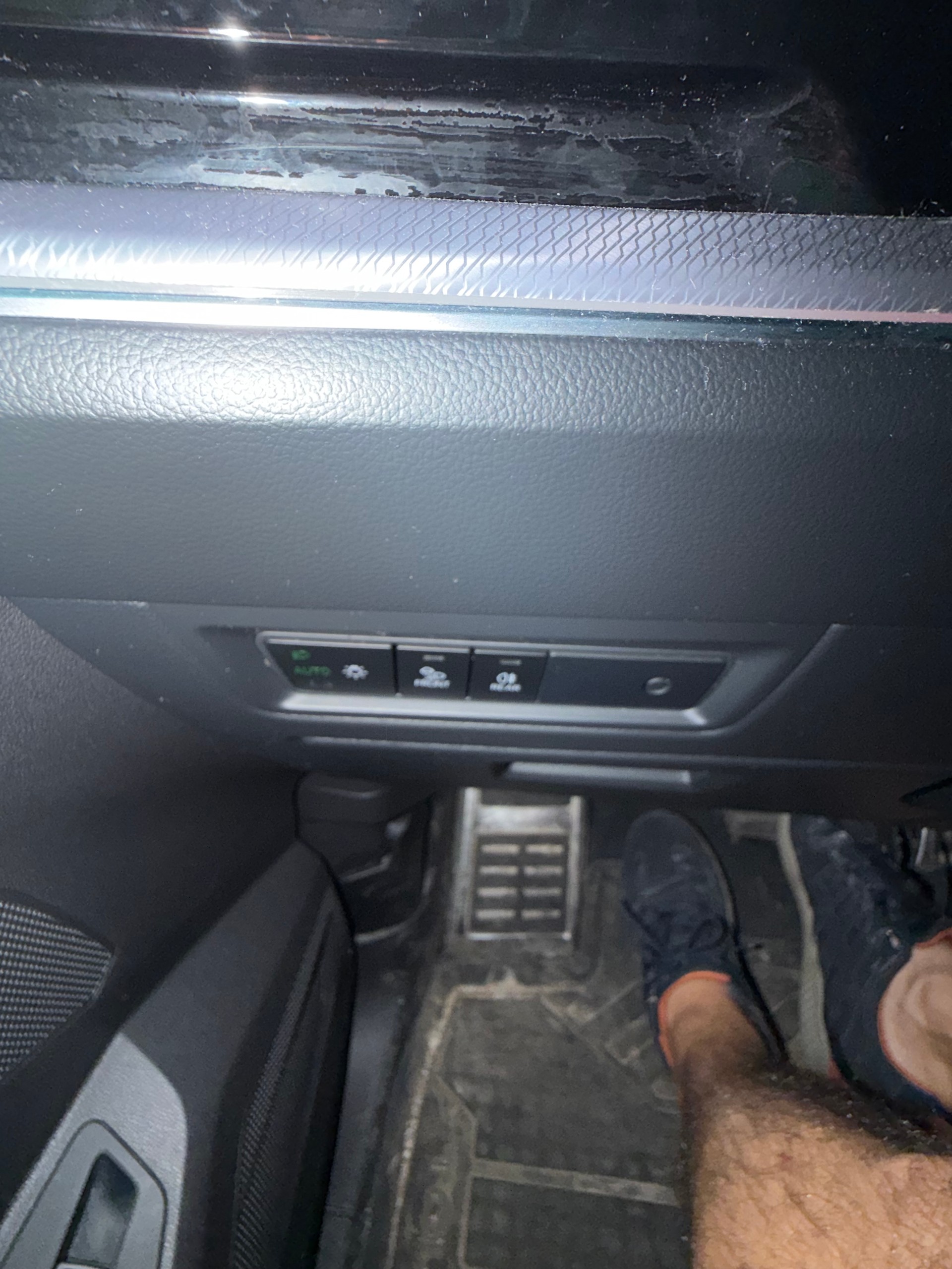 VW 3.0 V6 TDI 286 R LINE FULL OPTIONS-image-4