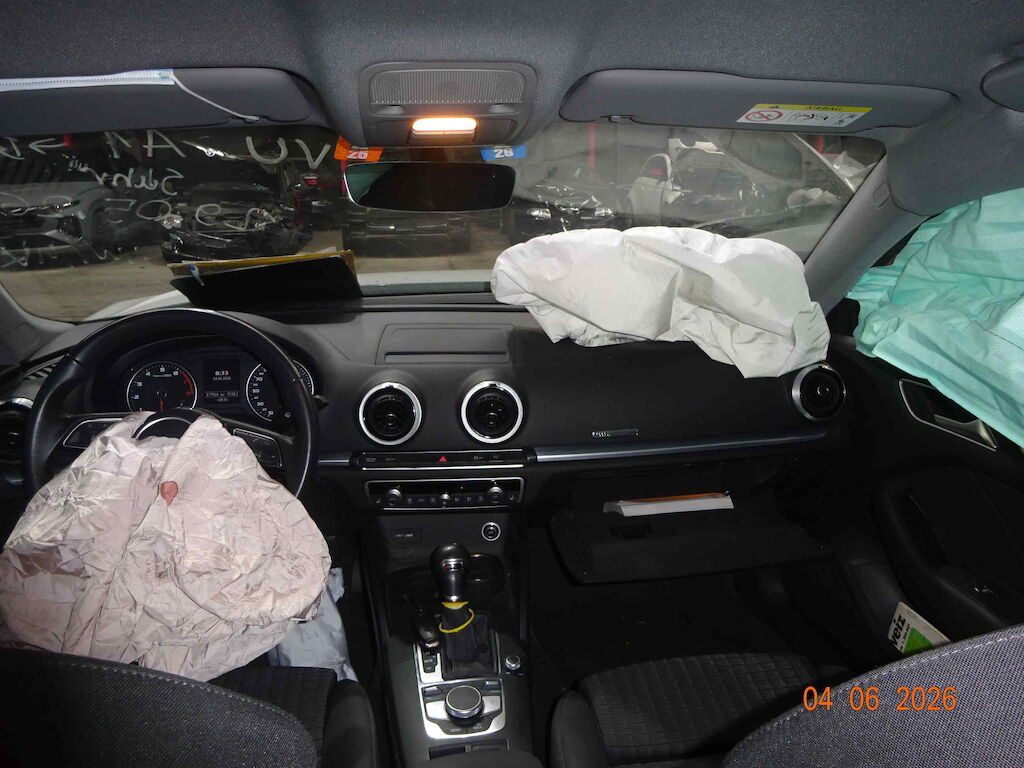 AUDI A3 Sportback 35 TFSI Sport-image-4