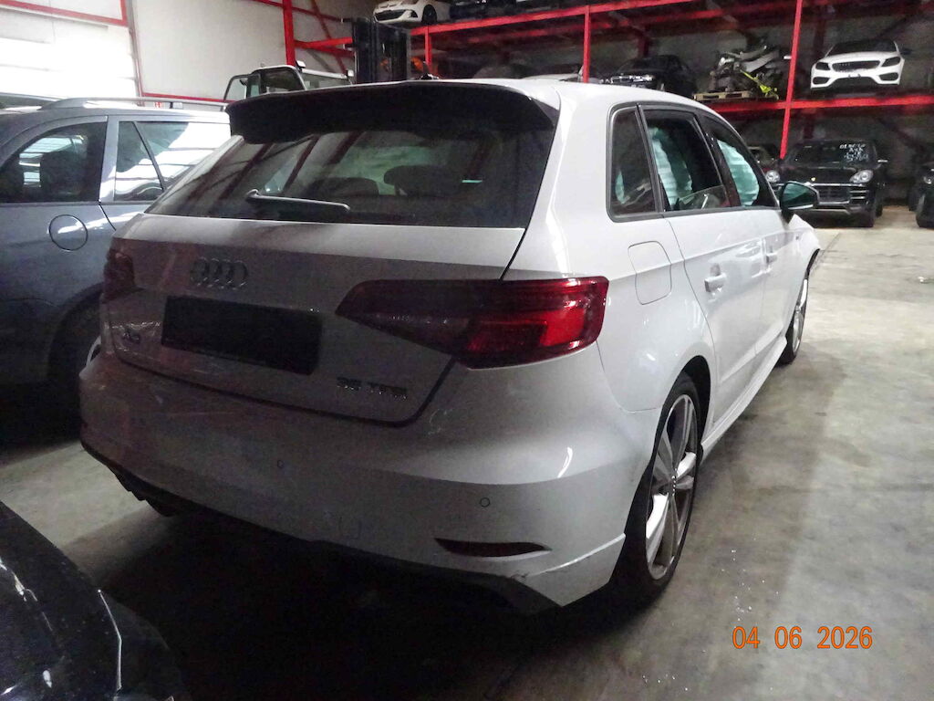 AUDI A3 Sportback 35 TFSI Sport-image-0