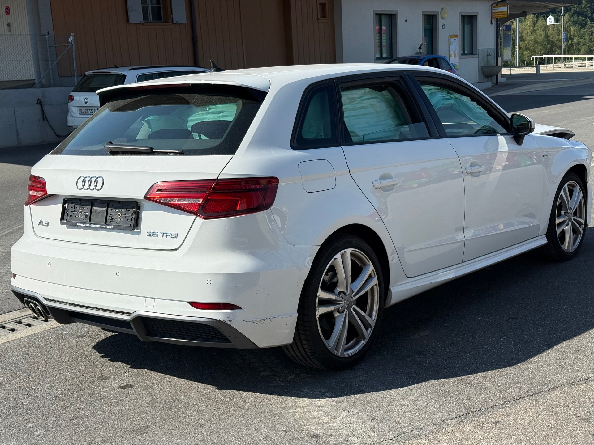 AUDI A3 Sportback 35 TFSI Sport-image-6