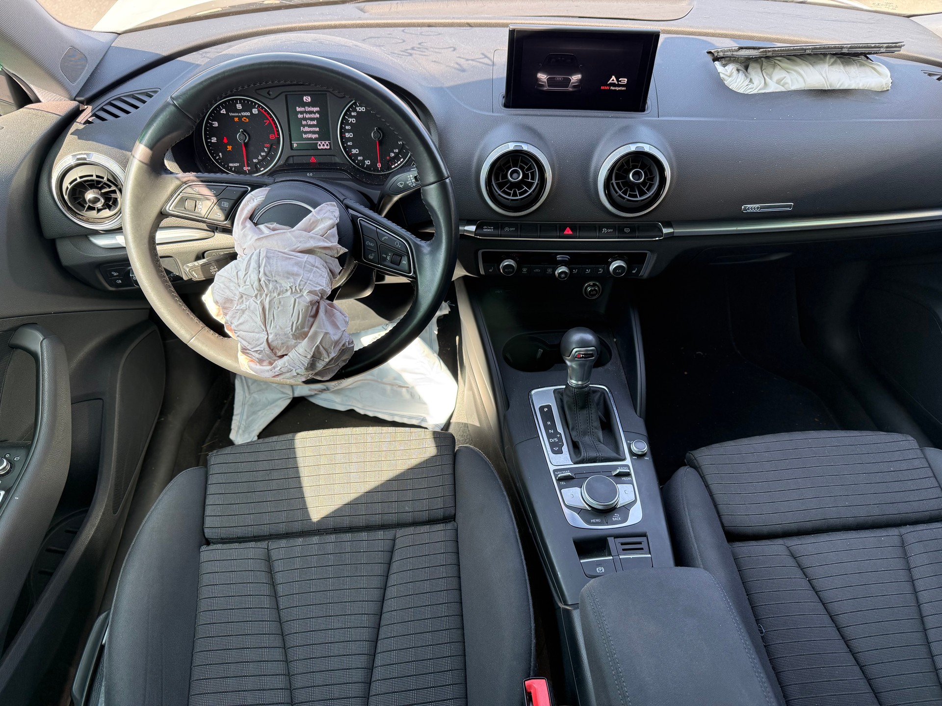 AUDI A3 Sportback 35 TFSI Sport-image-8