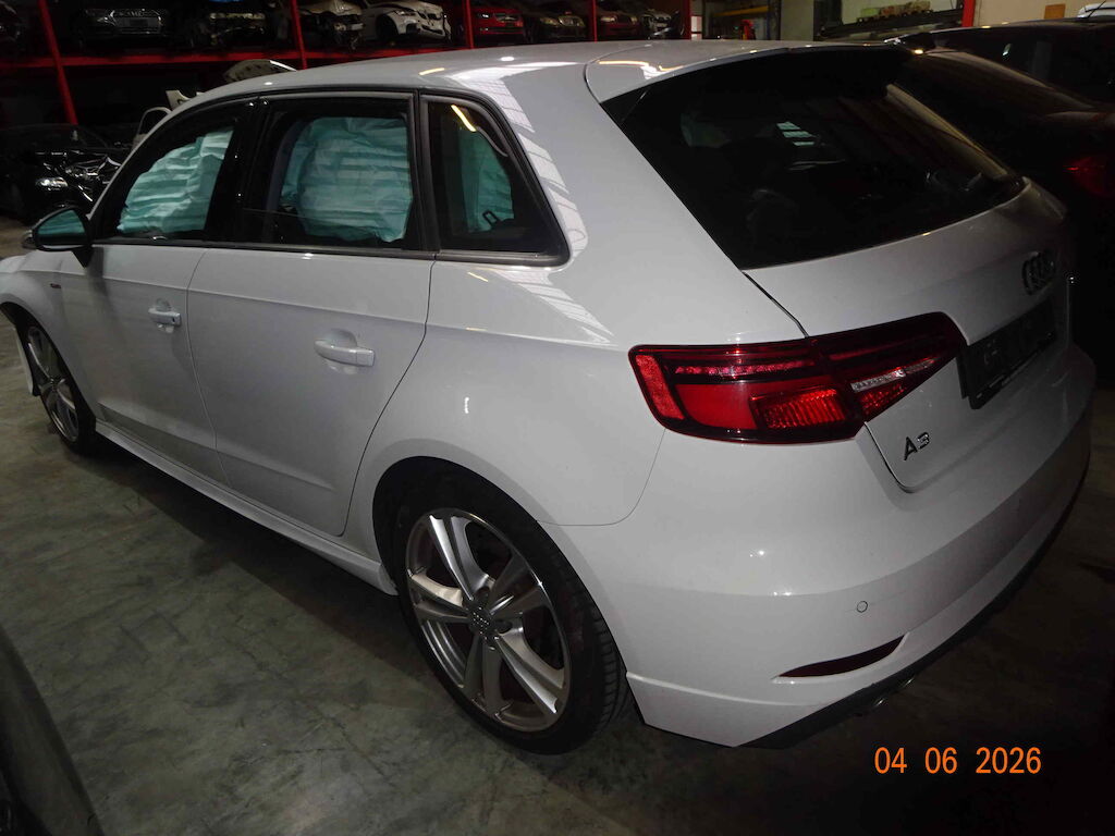 AUDI A3 Sportback 35 TFSI Sport-image-2