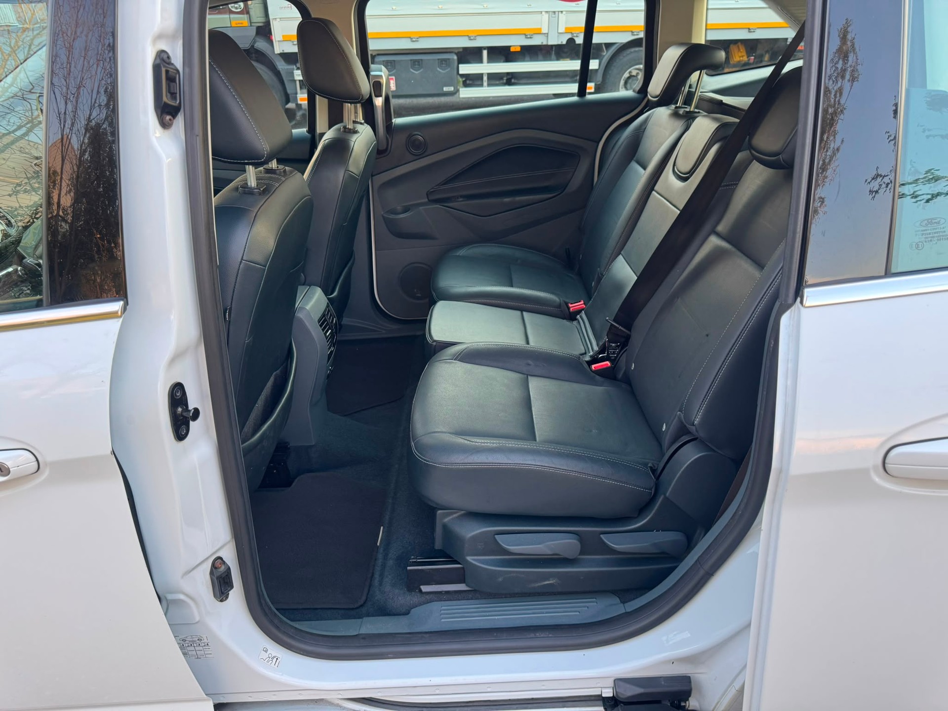 FORD Grand C-Max 2.0 TDCi Titanium PowerShift-image-12