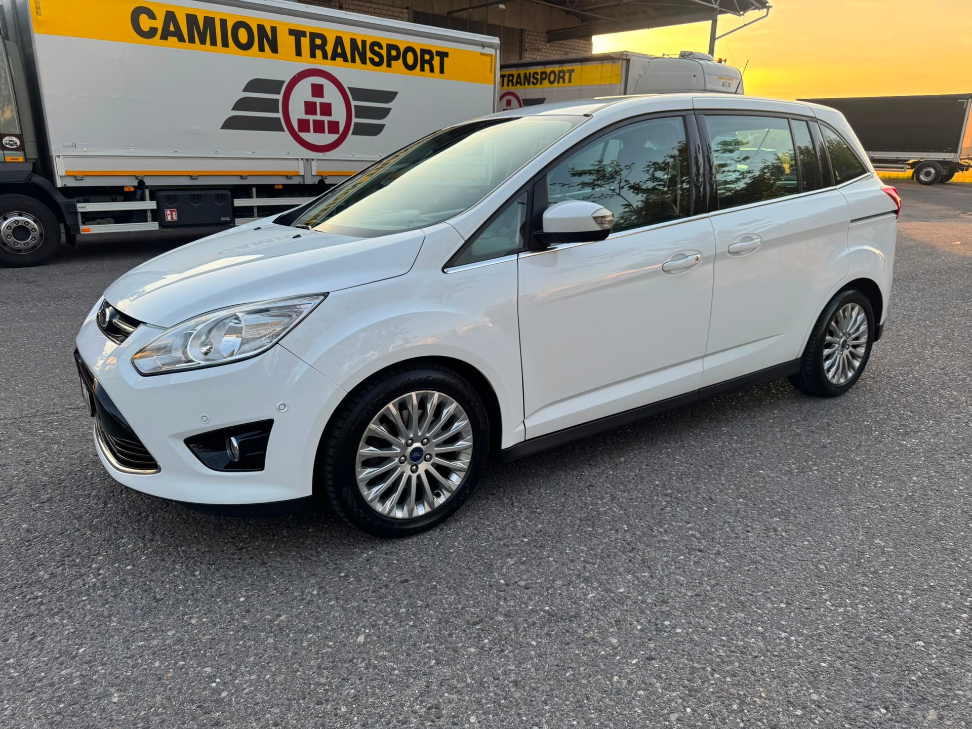 FORD Grand C-Max 2.0 TDCi Titanium PowerShift-image-1