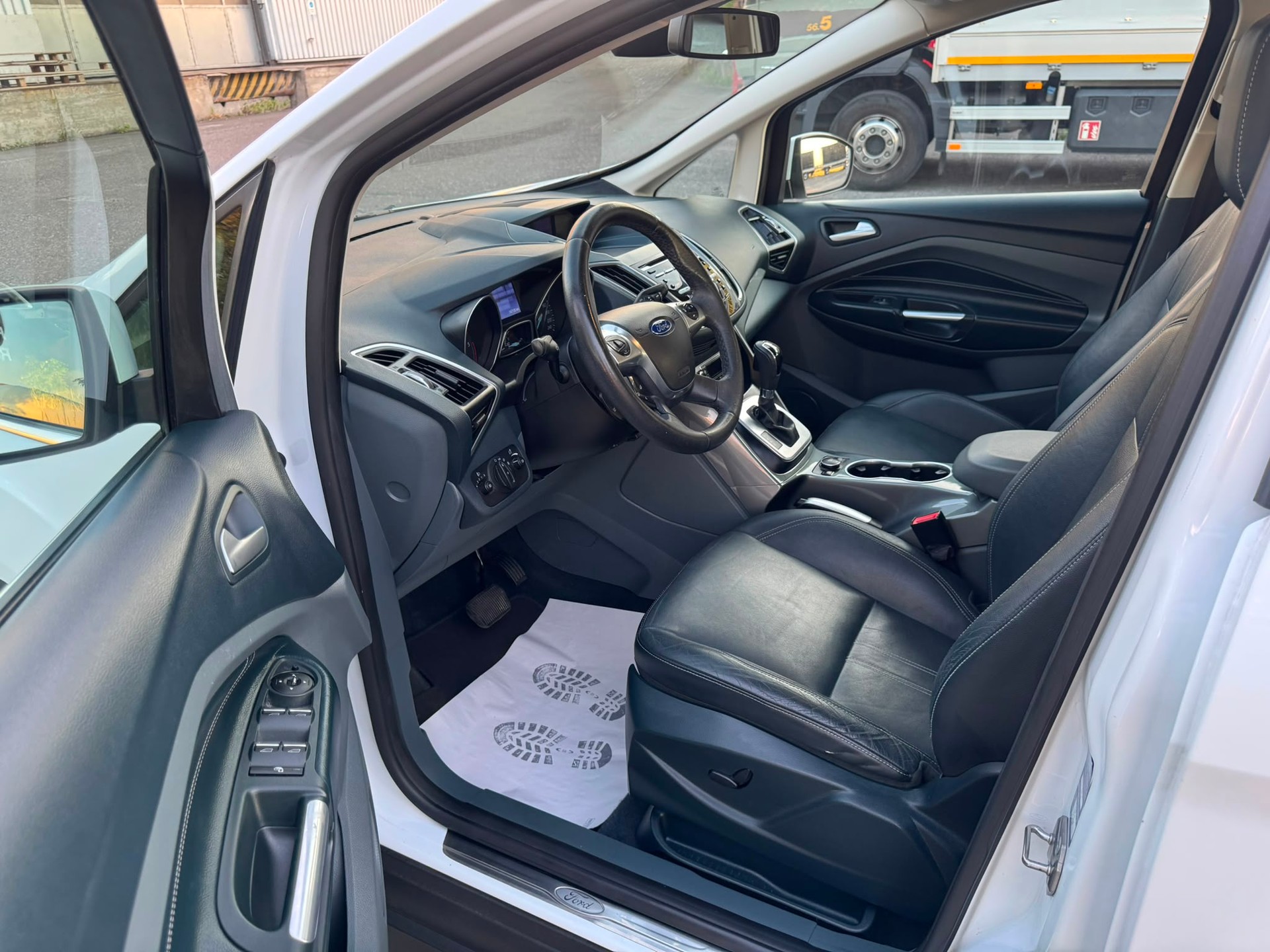 FORD Grand C-Max 2.0 TDCi Titanium PowerShift-image-10