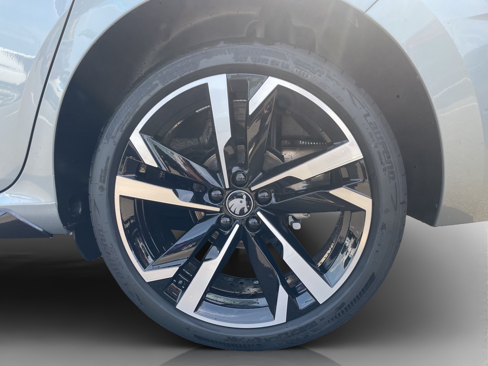 SKODA Scala 1.0 TSI Monte Carlo DSG-image-9