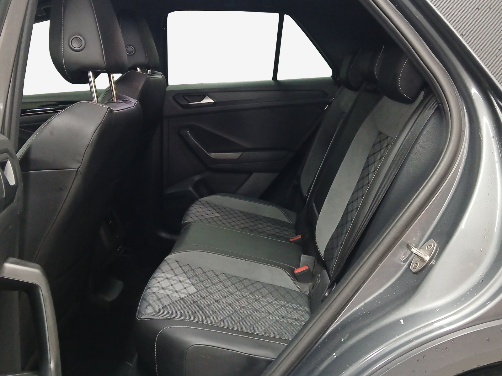 VW T-Roc 2.0 TSI R-Line DSG 4Motion-image-11