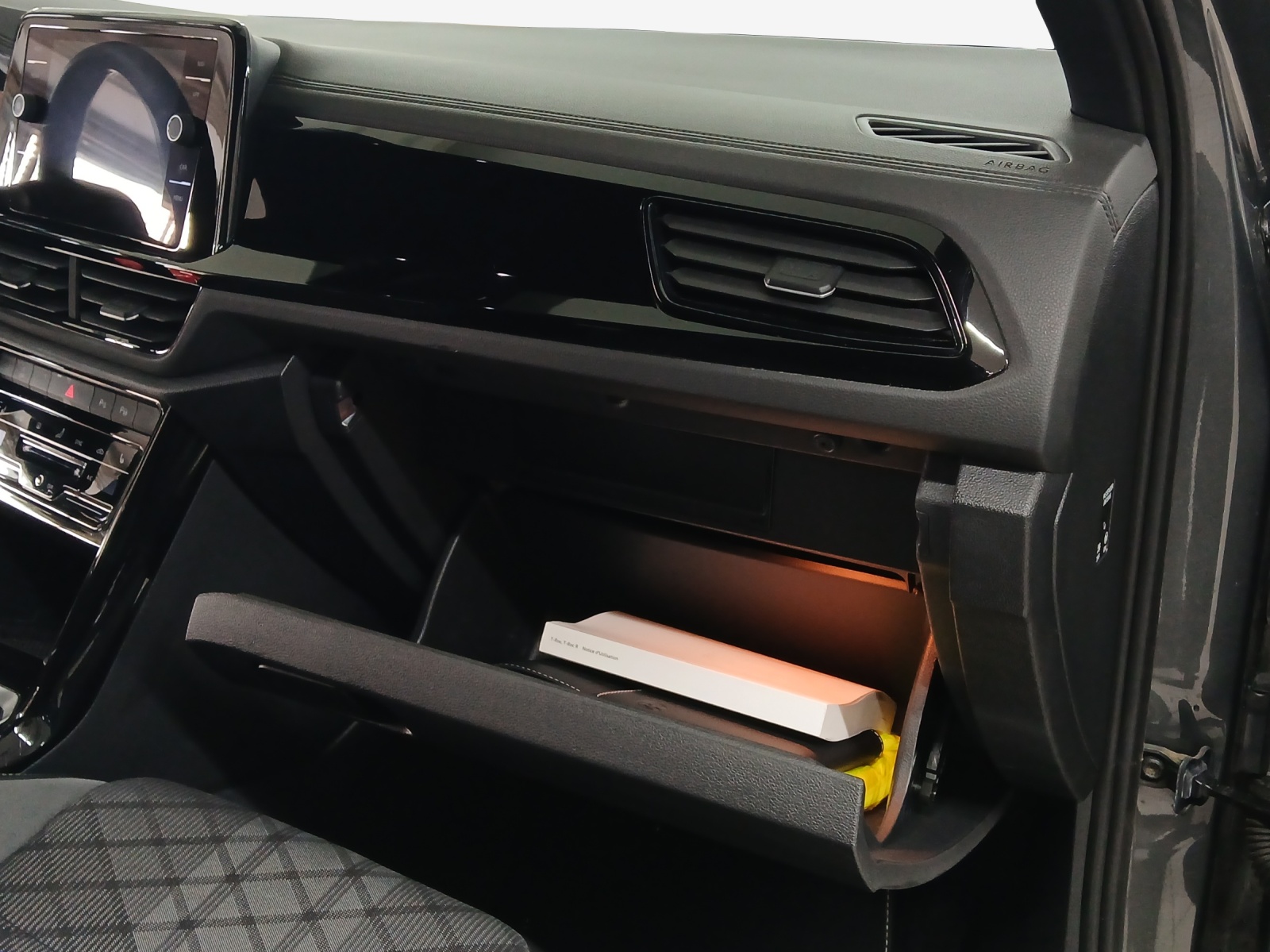 VW T-Roc 2.0 TSI R-Line DSG 4Motion-image-15
