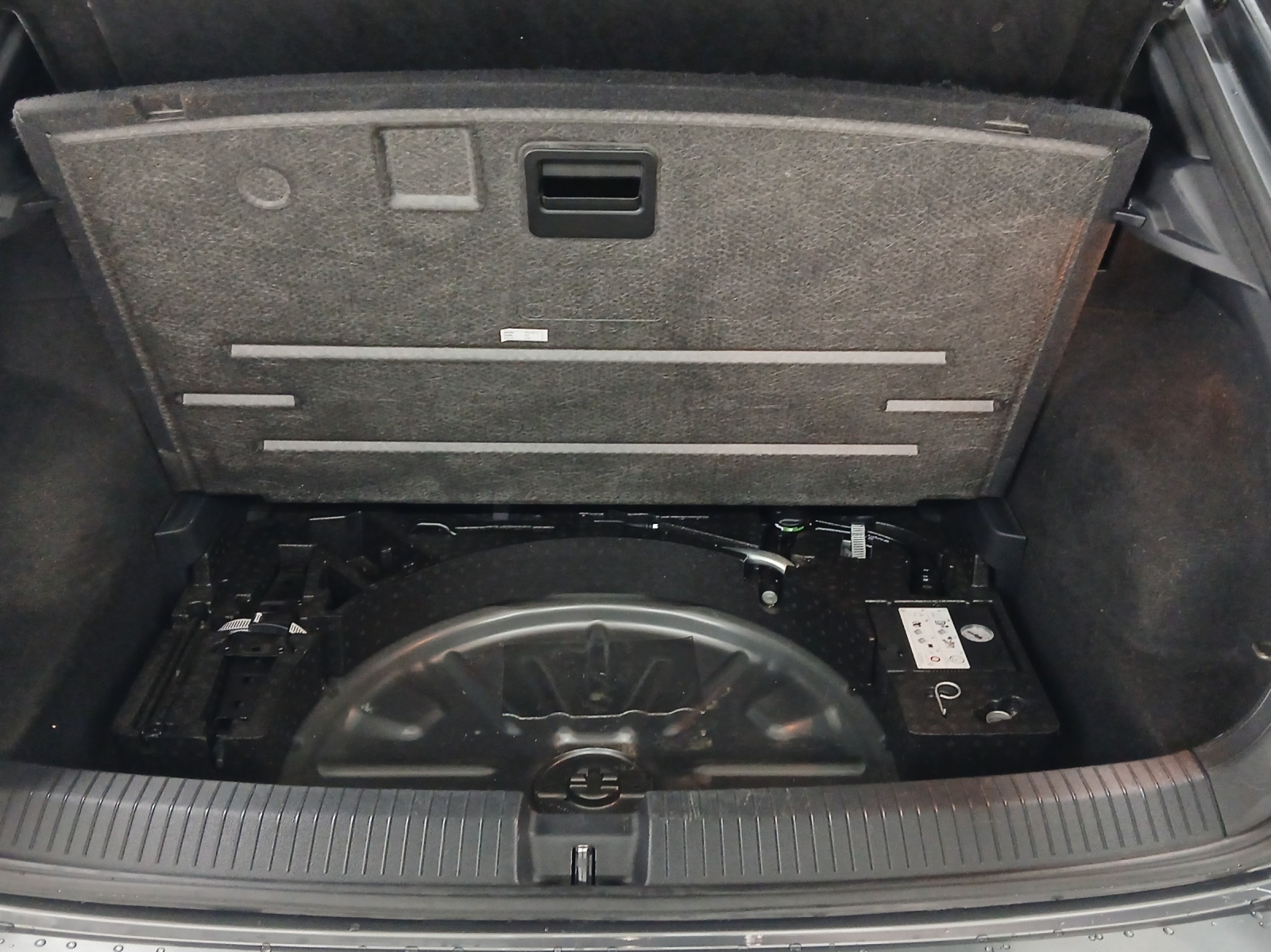 VW T-Roc 2.0 TSI R-Line DSG 4Motion-image-13
