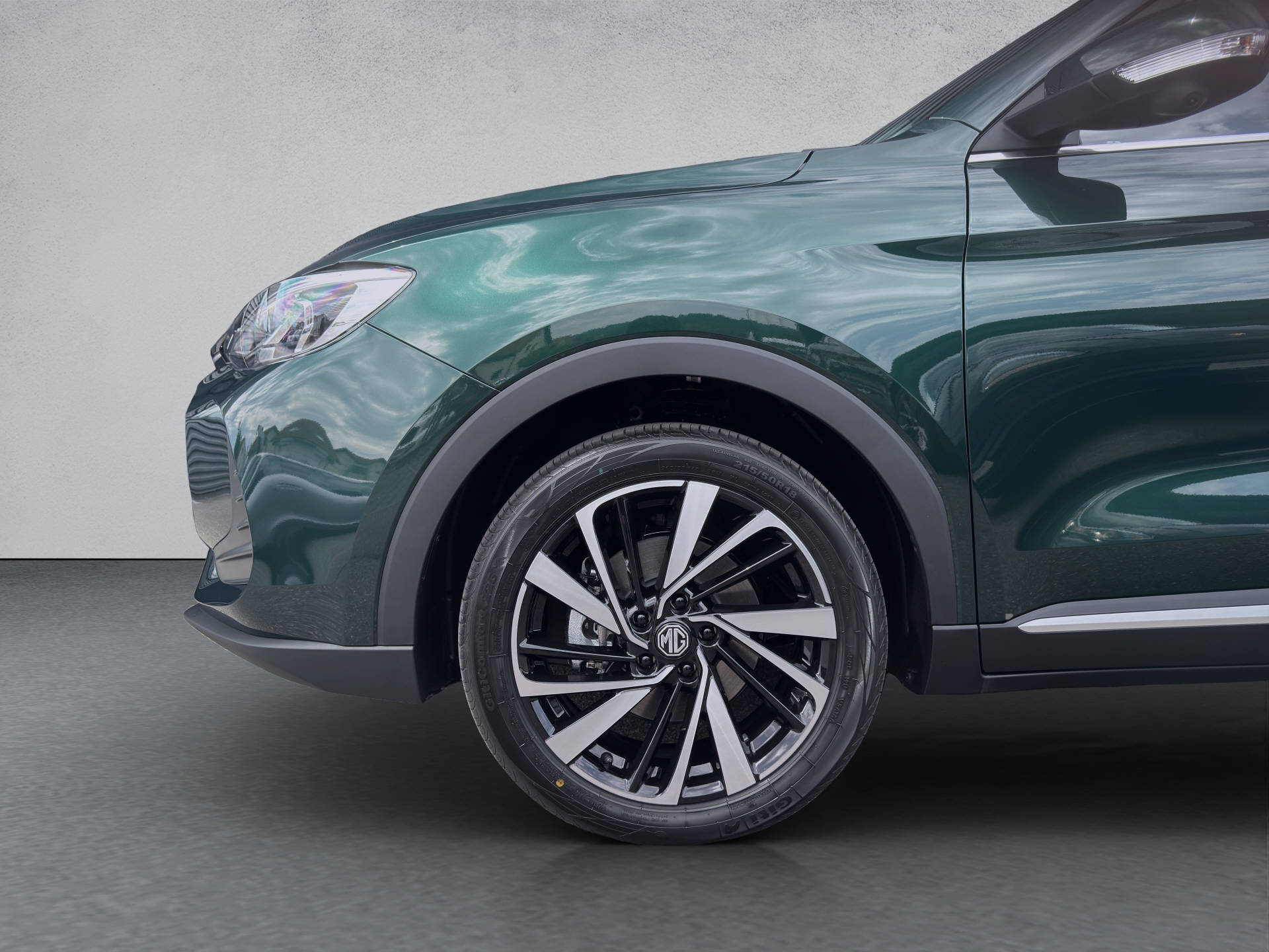 MG ZS 1.5 Hybrid+ Luxury Sunroof-image-3