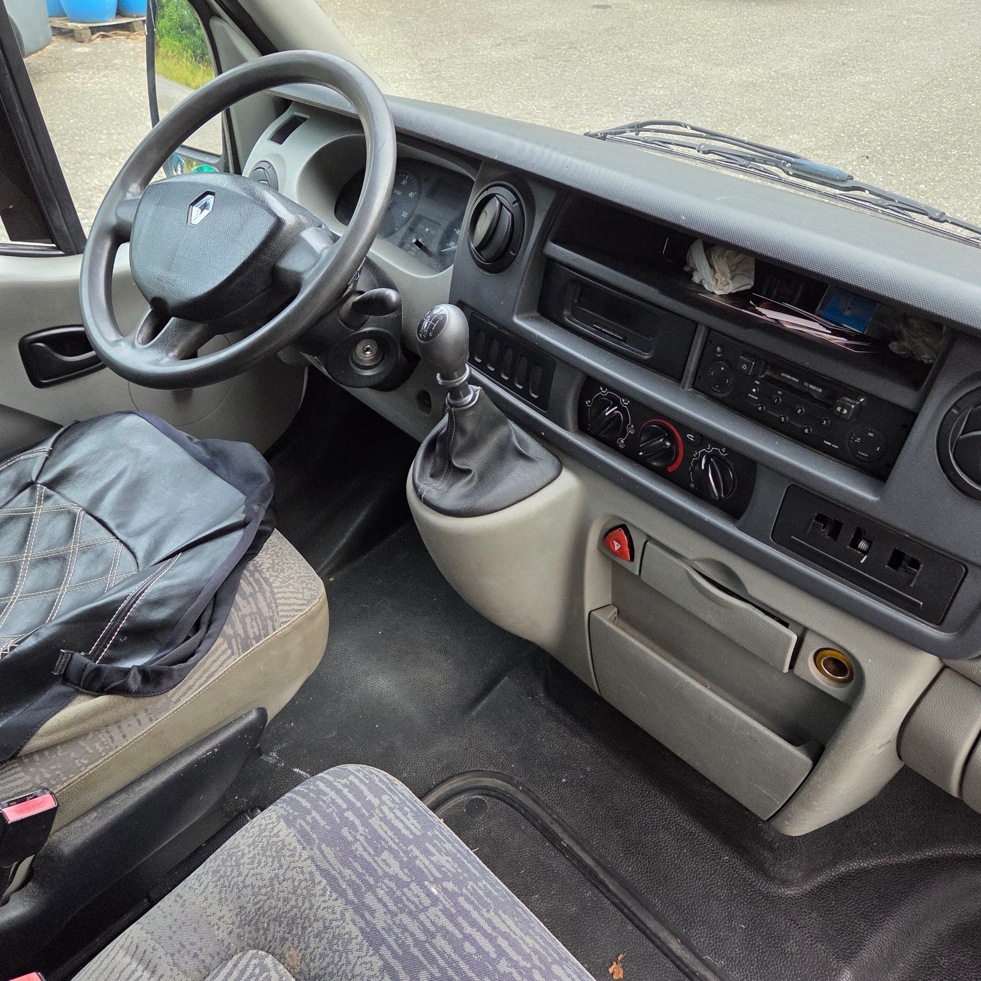 RENAULT Master T35 2.5dCi 2DCM13U-image-8