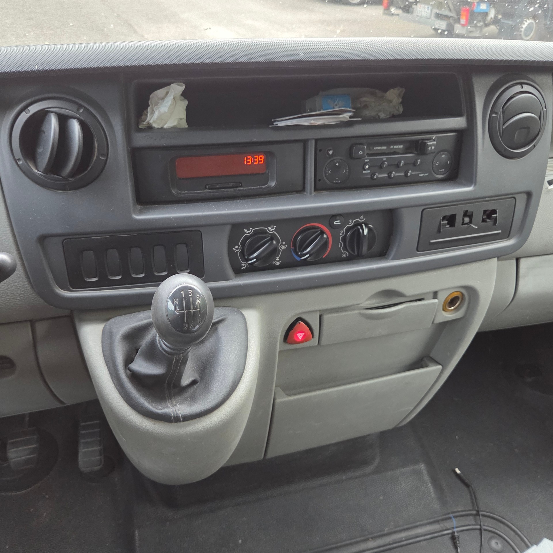 RENAULT Master T35 2.5dCi 2DCM13U-image-13