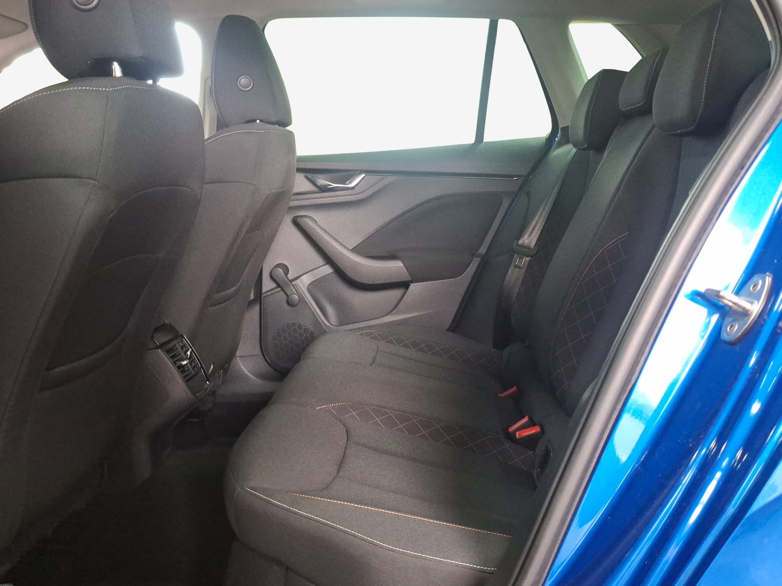 SKODA Kamiq 1.0 TSI Fresh DSG-image-11