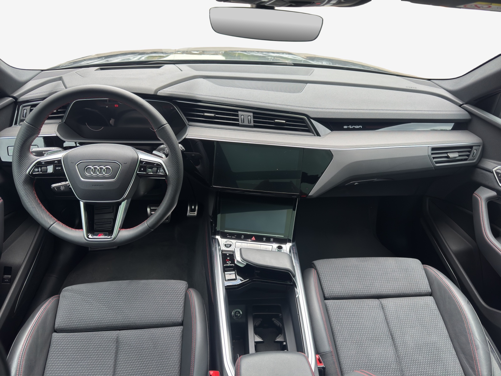 AUDI Q8 50 e-tron Black Edition quattro-image-8