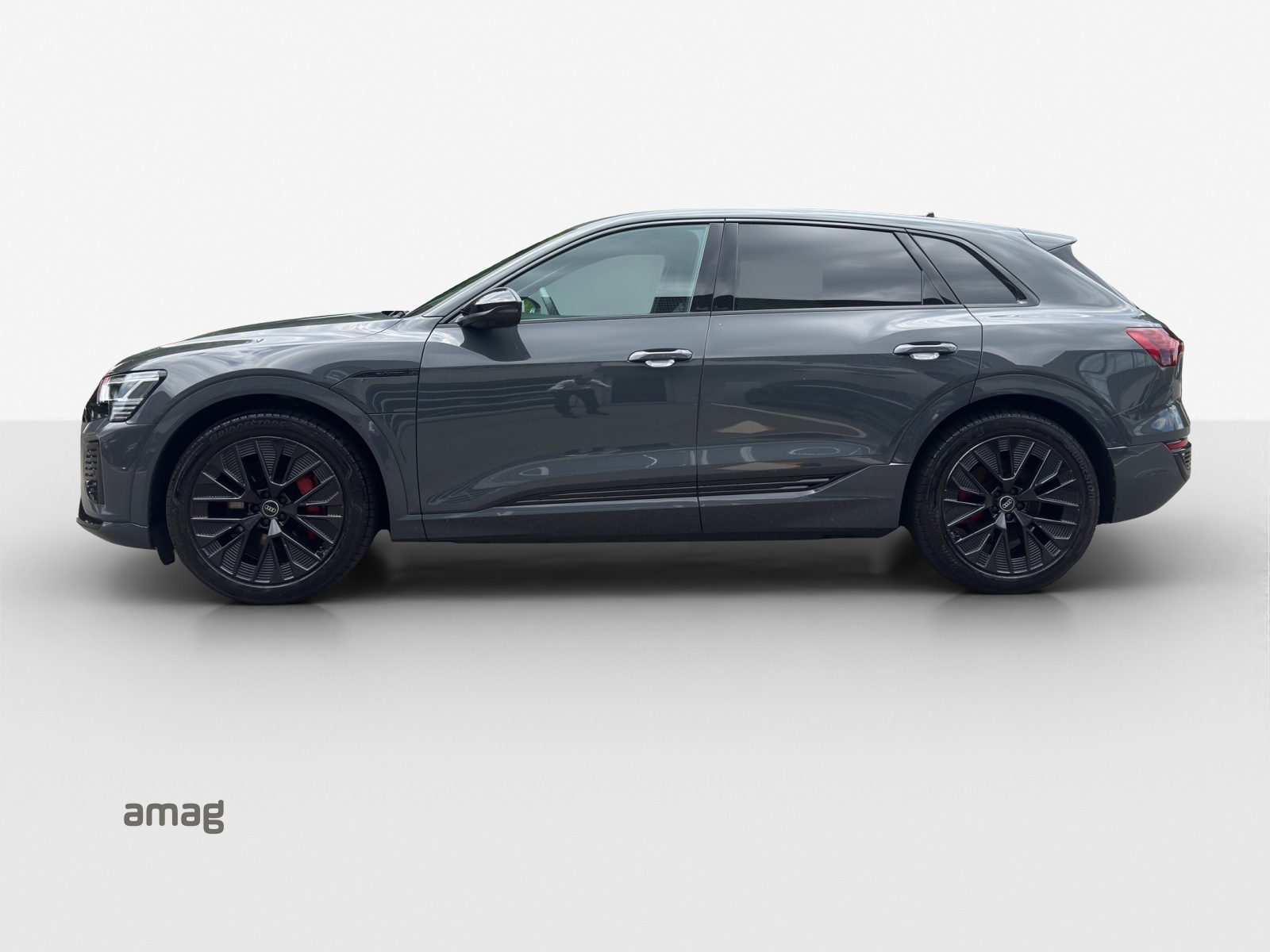 AUDI Q8 50 e-tron Black Edition quattro-image-1