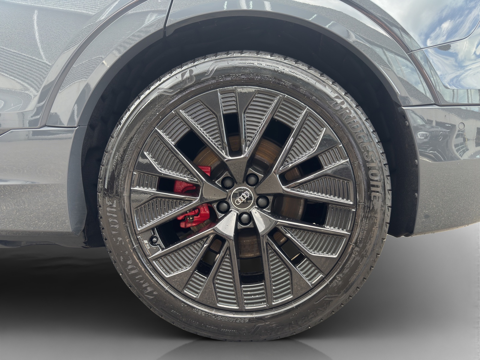 AUDI Q8 50 e-tron Black Edition quattro-image-13