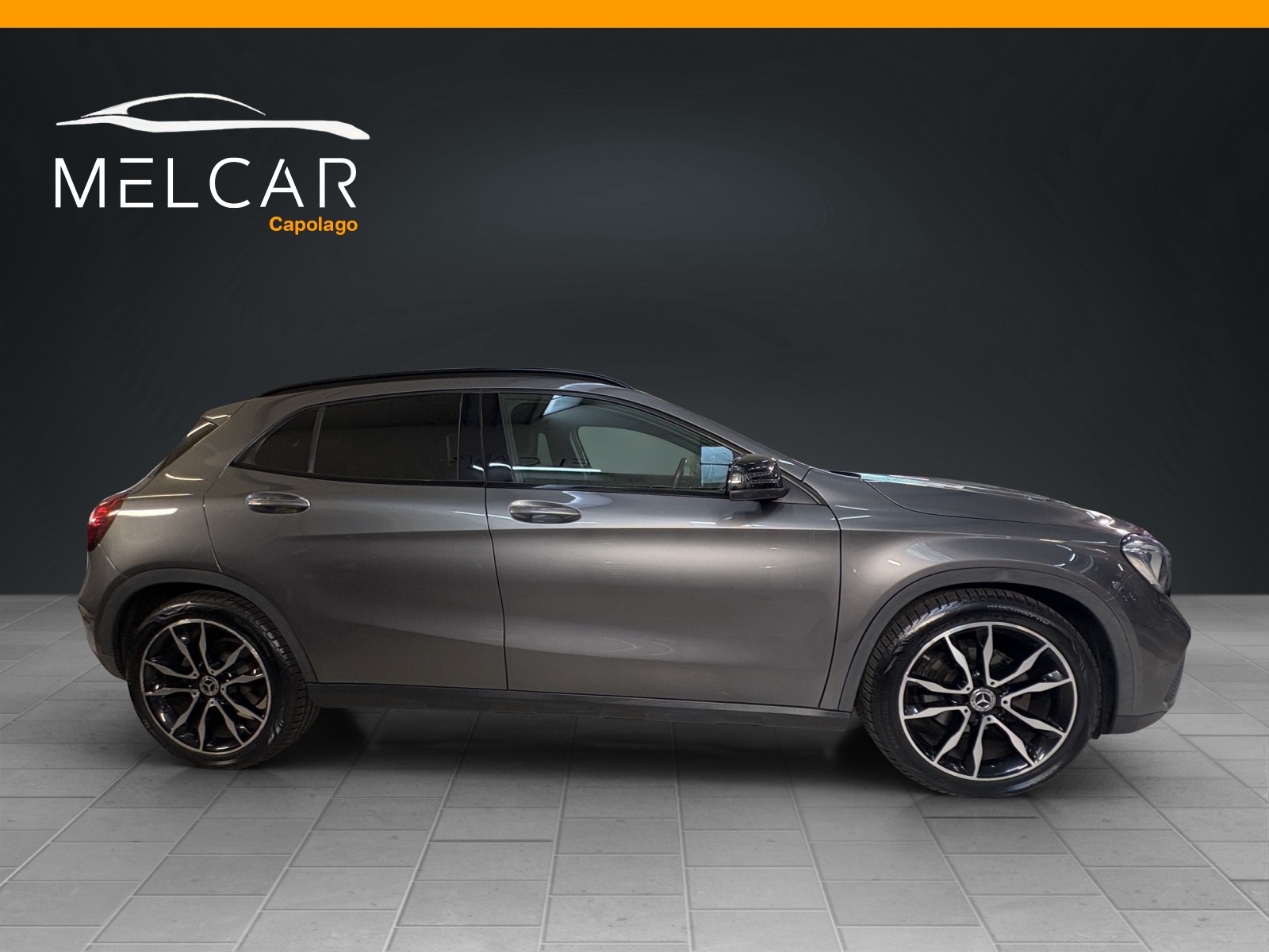 MERCEDES-BENZ GLA 200 Night Star 7G-DCT-image-4