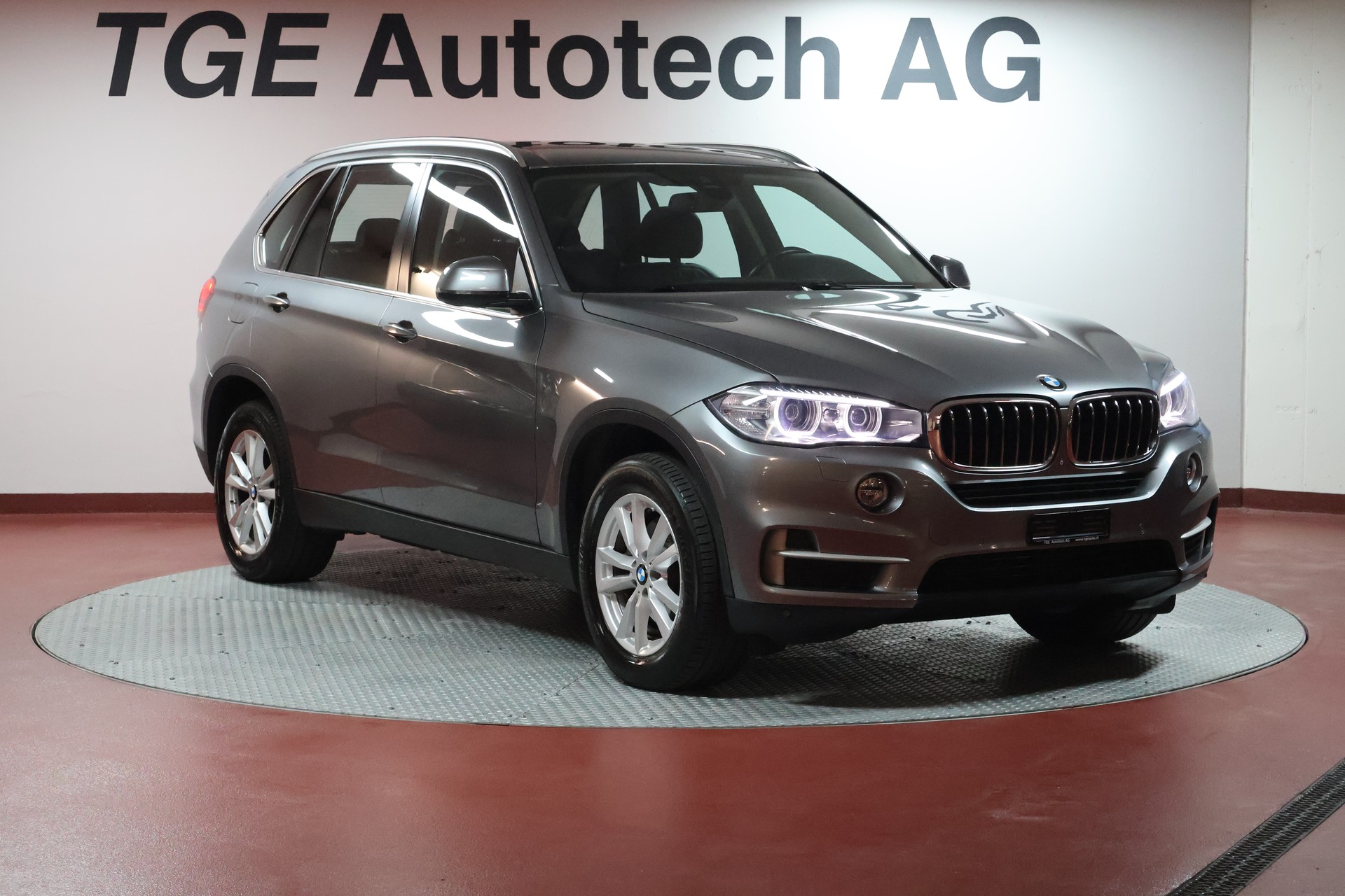 BMW X5 xDrive 35i Steptronic-image-2