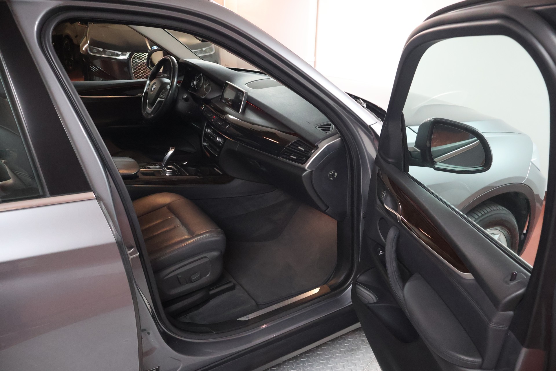 BMW X5 xDrive 35i Steptronic-image-11
