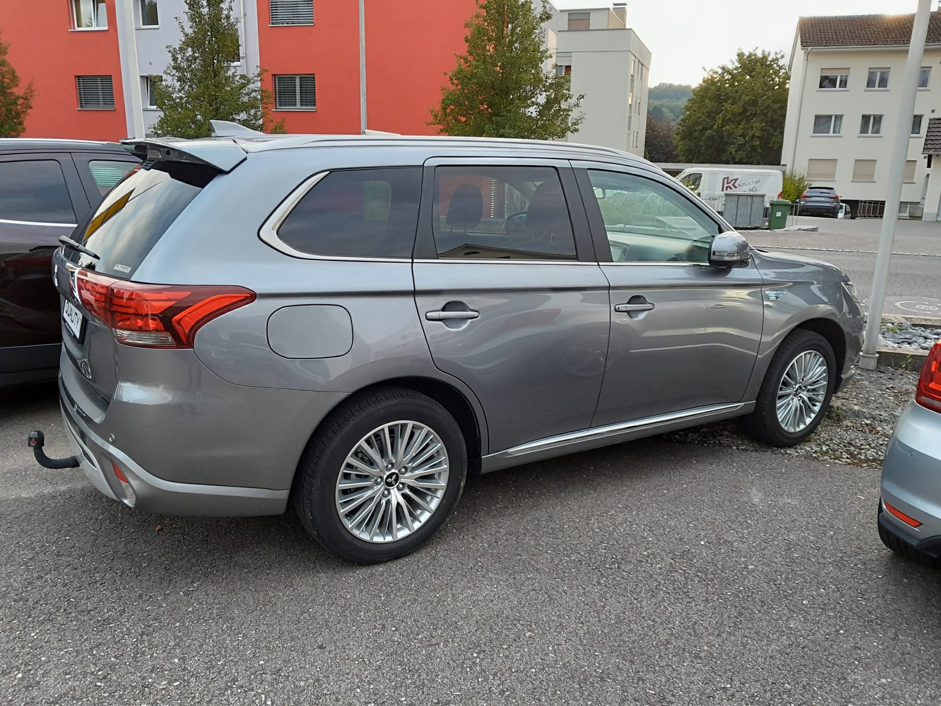 MITSUBISHI 2.4 PHEV Style-image-0
