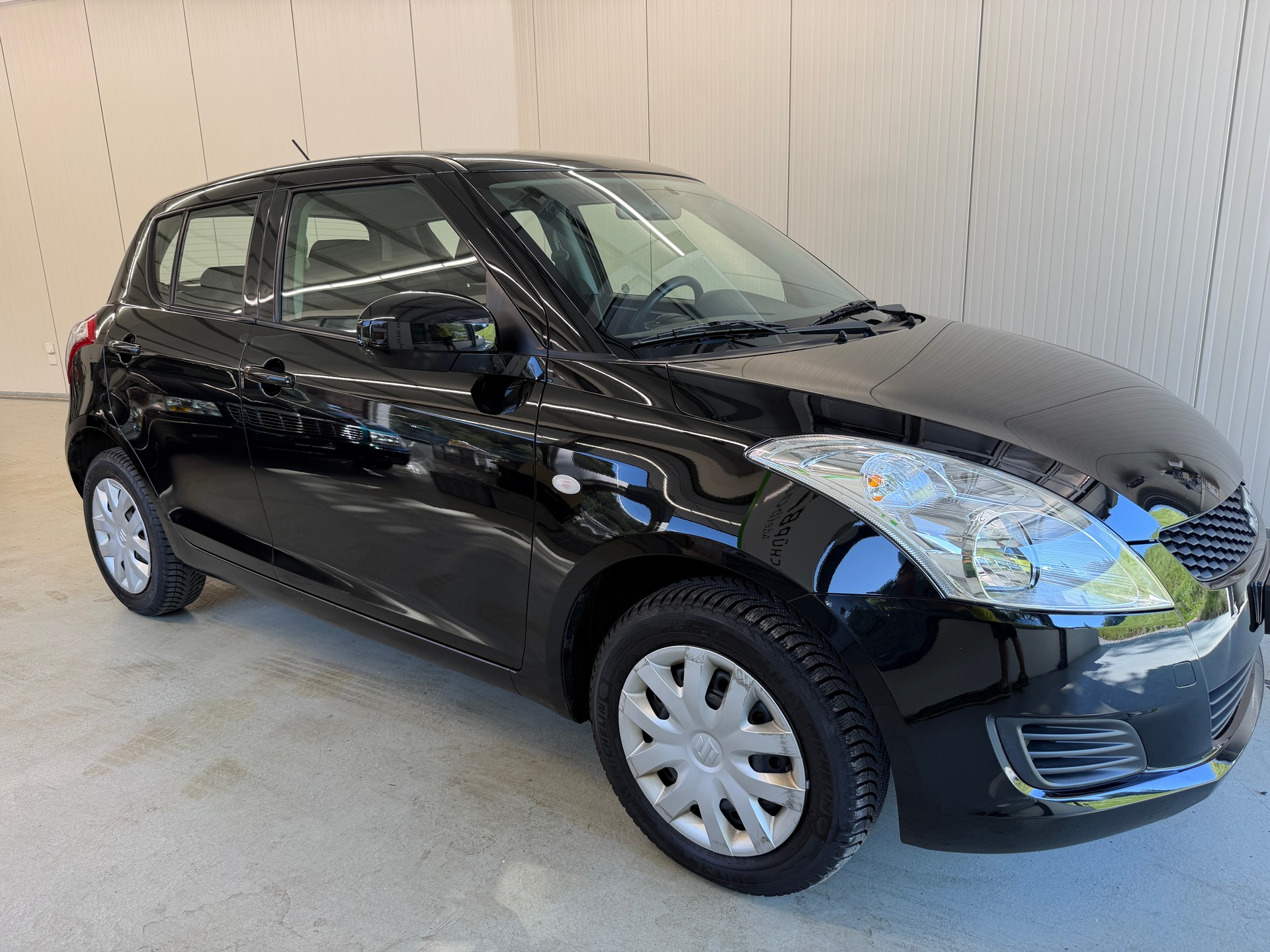 SUZUKI Swift 1.2i 16V GL 4x4-image-1