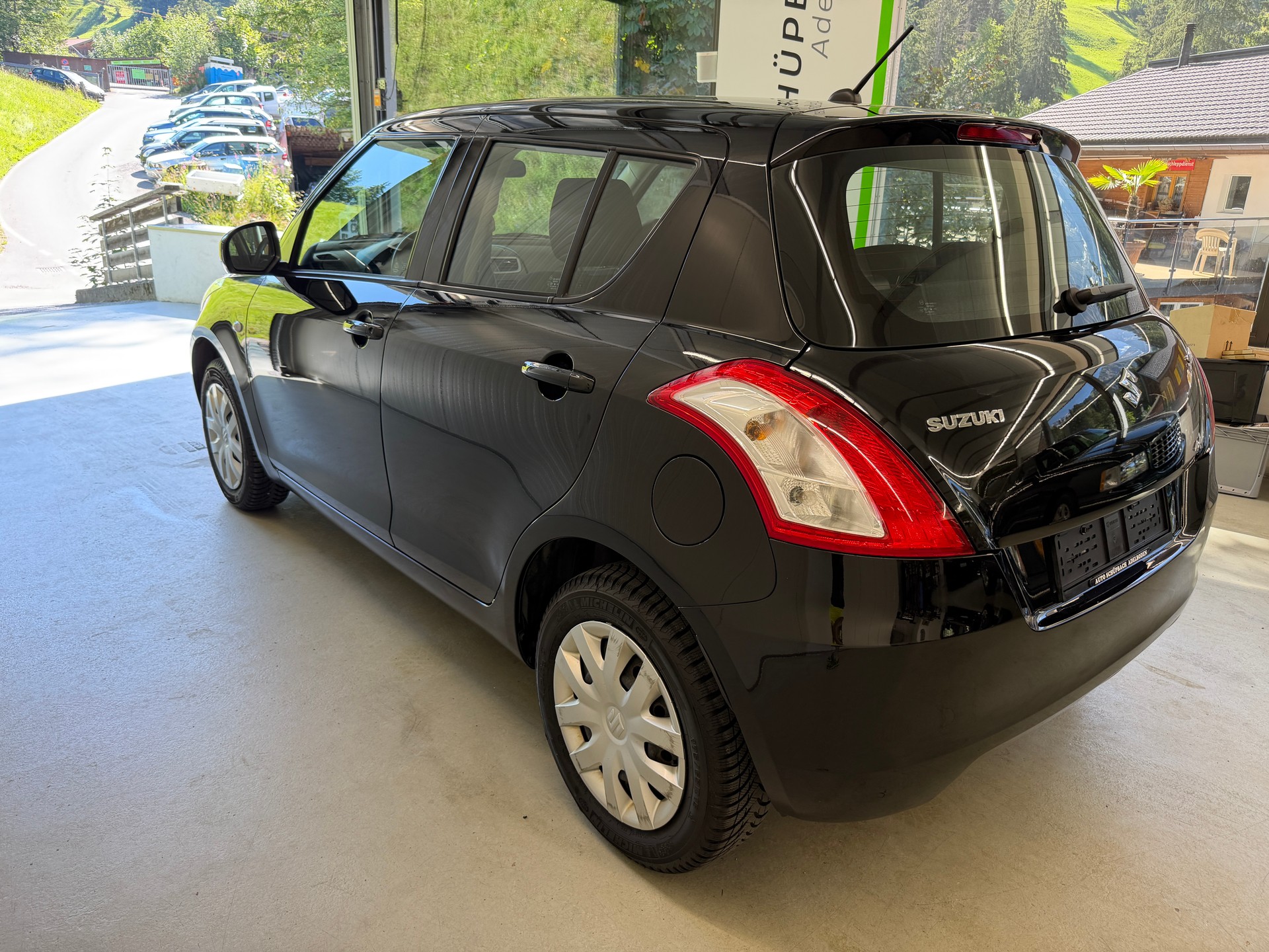 SUZUKI Swift 1.2i 16V GL 4x4-image-4