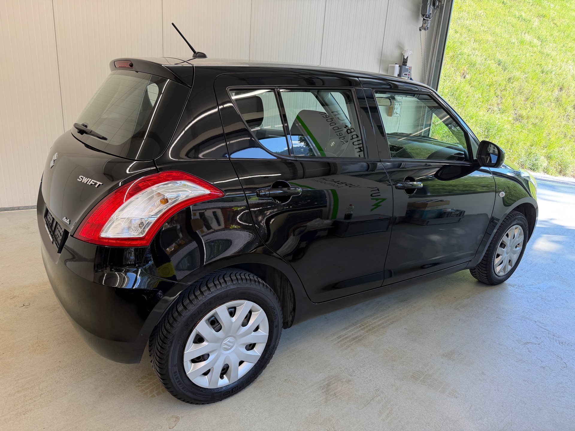 SUZUKI Swift 1.2i 16V GL 4x4-image-2