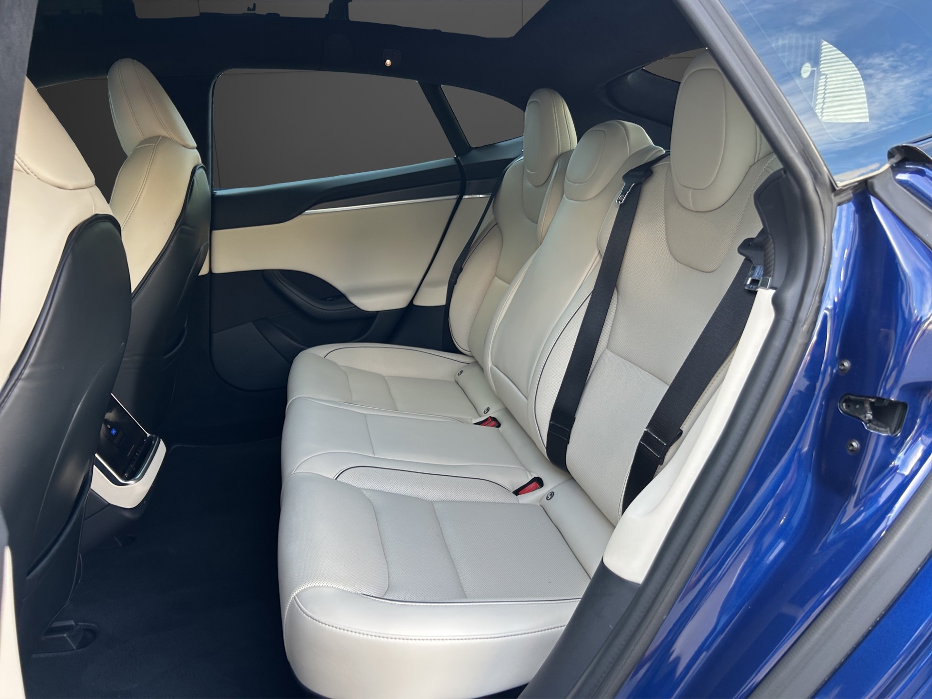TESLA Model S 100 kWh Plaid / 1267 PS-image-6