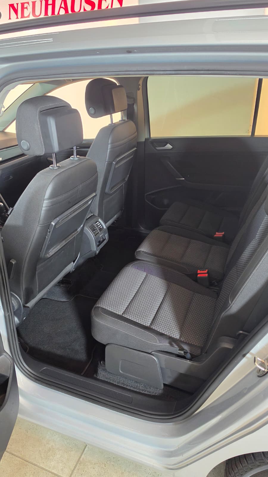 VW Touran 1.6 TDI BlueMotion Technology Trendline DSG, TOP FAHRZEUG, FRISCH AB SERVICE UND FRISCH AB MFK-image-11