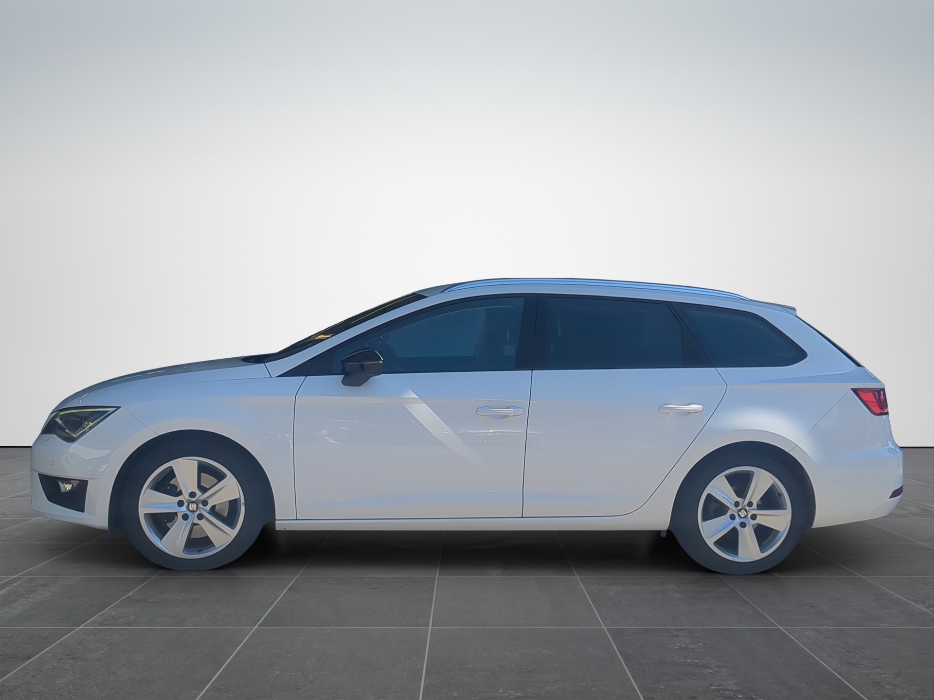 SEAT Leon ST 2.0 TDI FR Line-image-1