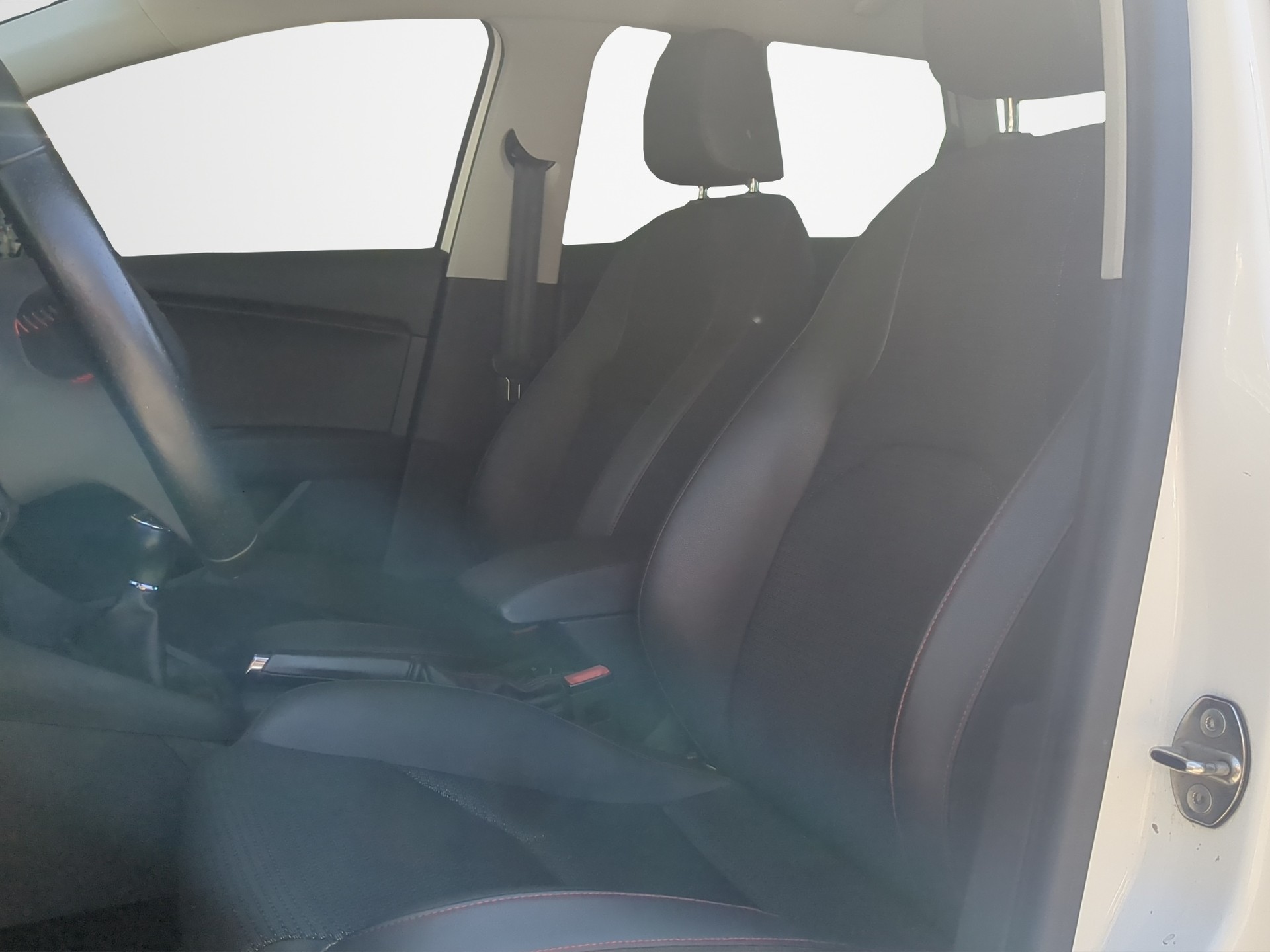 SEAT Leon ST 2.0 TDI FR Line-image-4