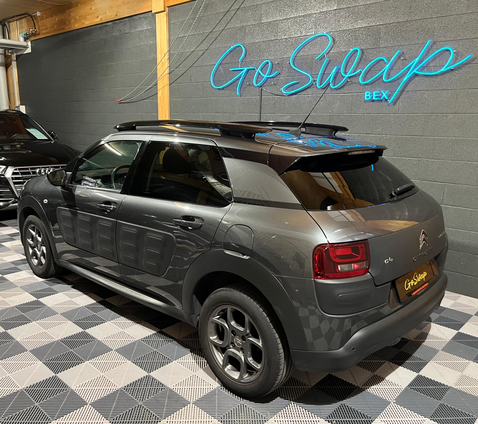 CITROEN C4 Cactus 1.2 e-THP Shine Edition-image-7