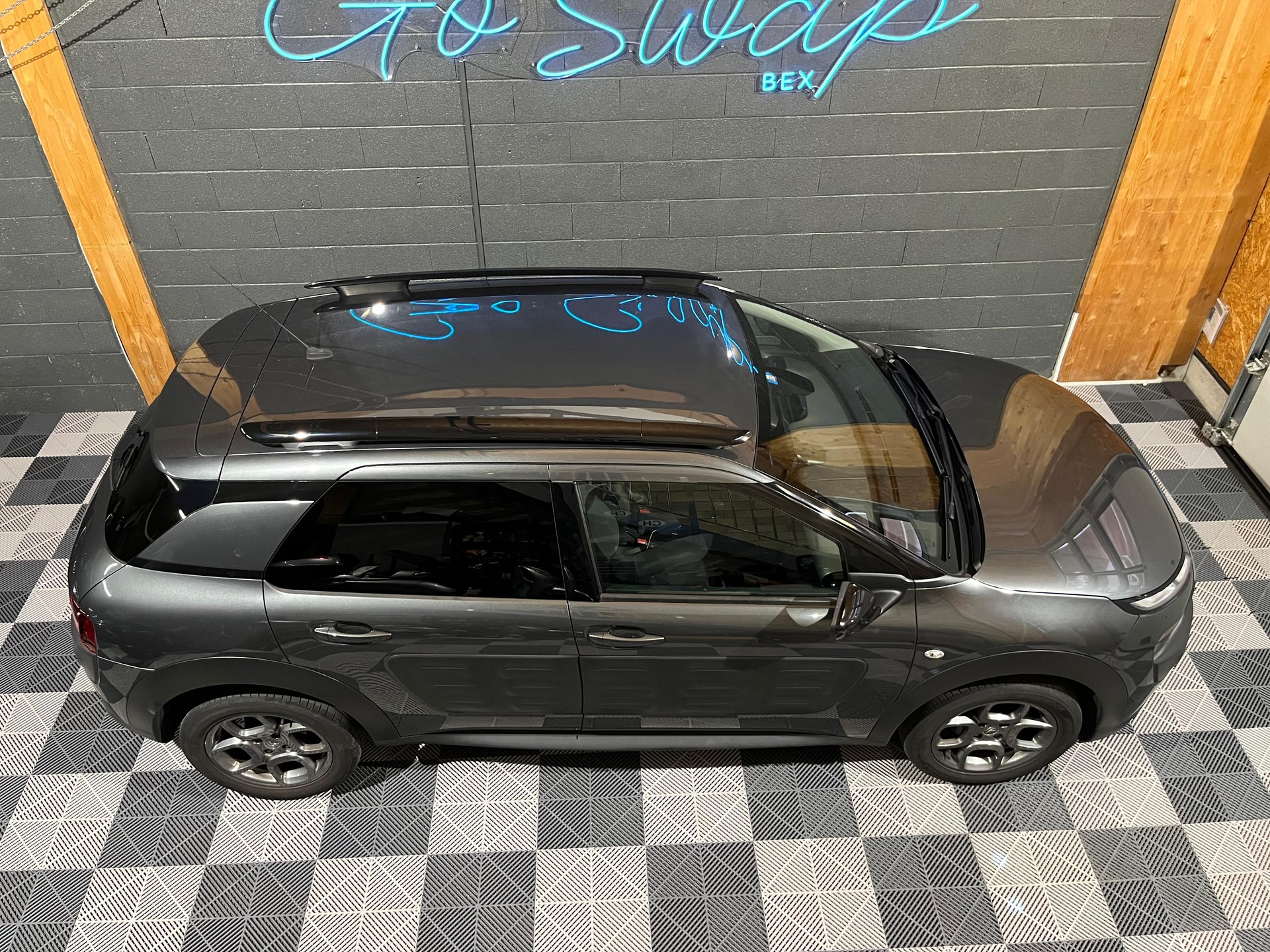 CITROEN C4 Cactus 1.2 e-THP Shine Edition-image-1