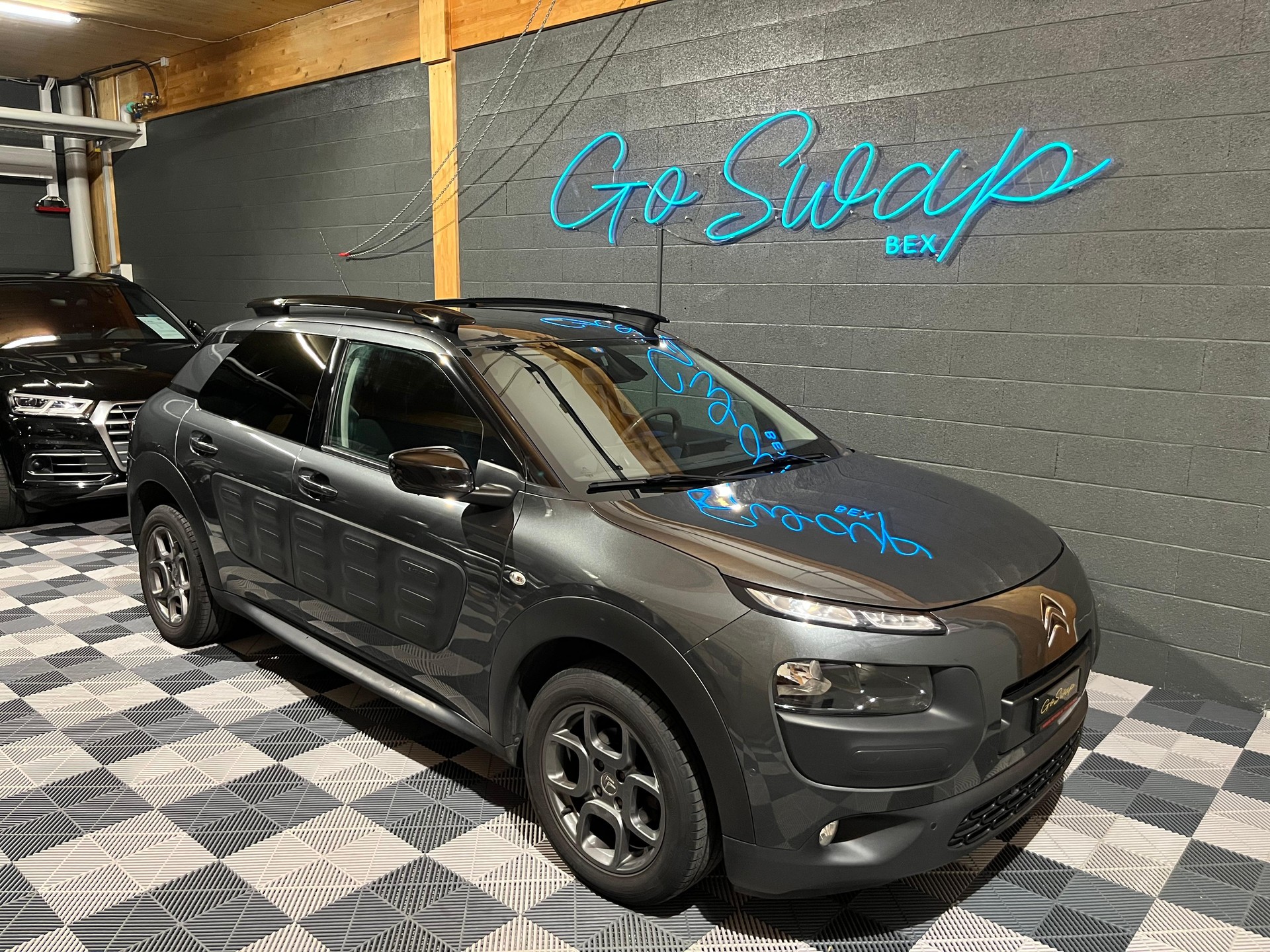 CITROEN C4 Cactus 1.2 e-THP Shine Edition-image-0