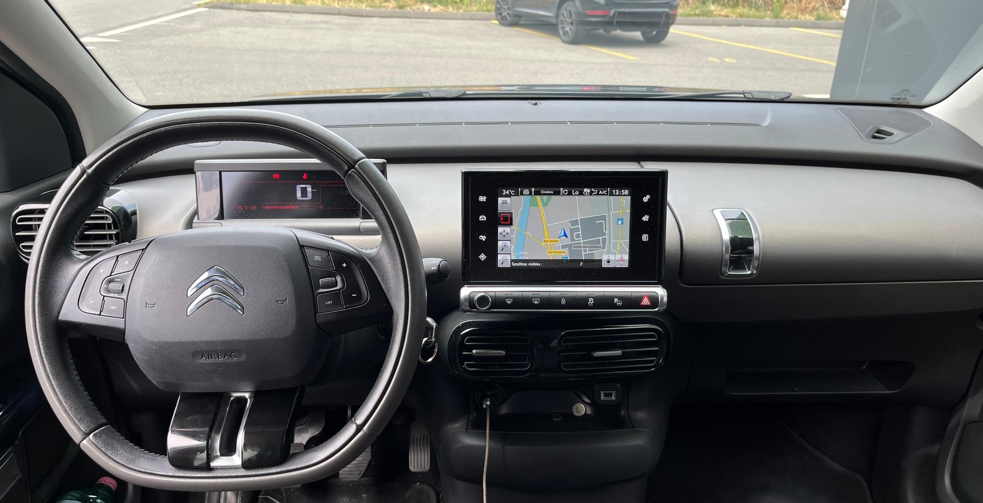 CITROEN C4 Cactus 1.2 e-THP Shine Edition-image-12
