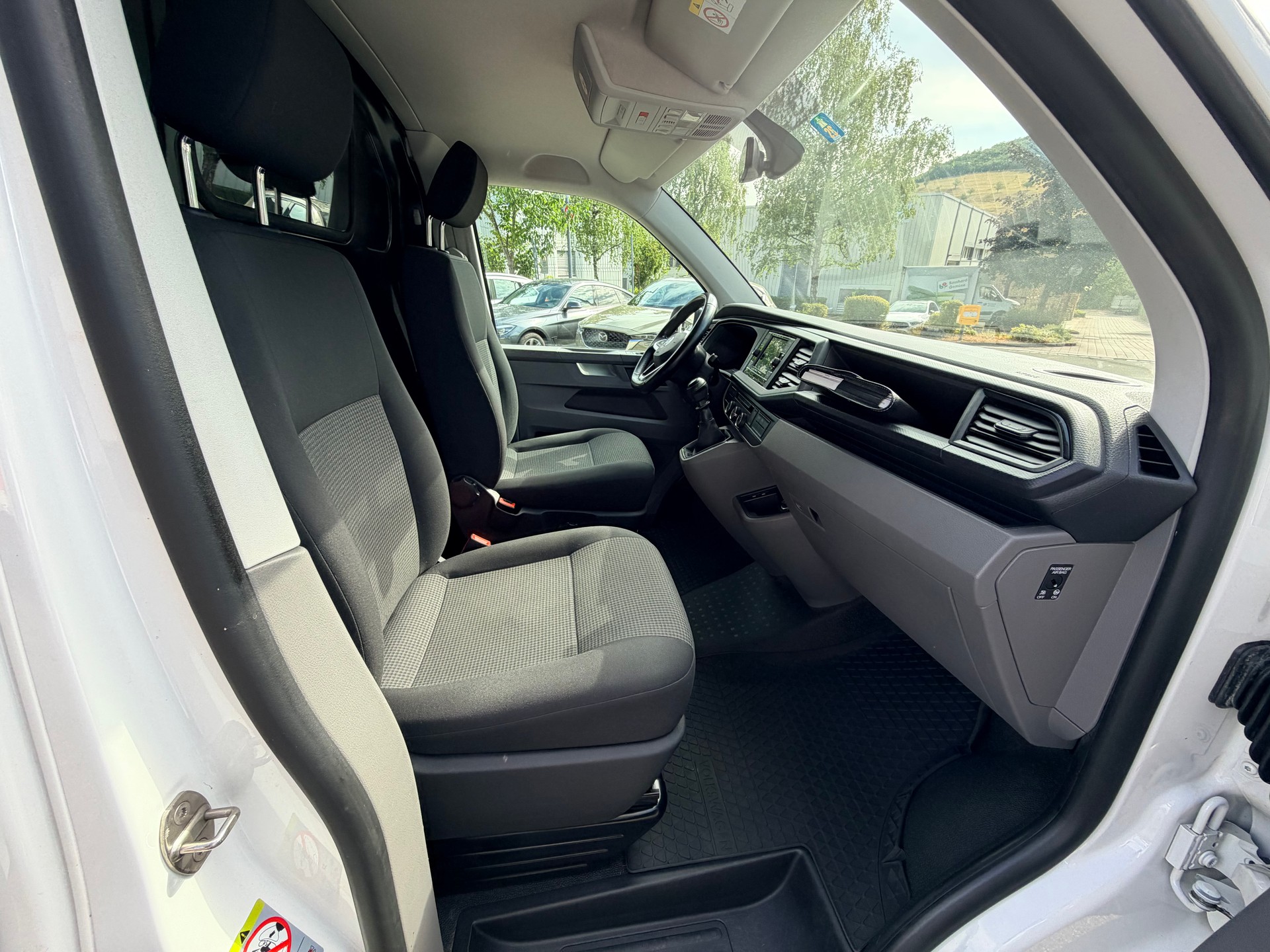 VW T6.1 2.0 TDI 4Motion LANG-image-8