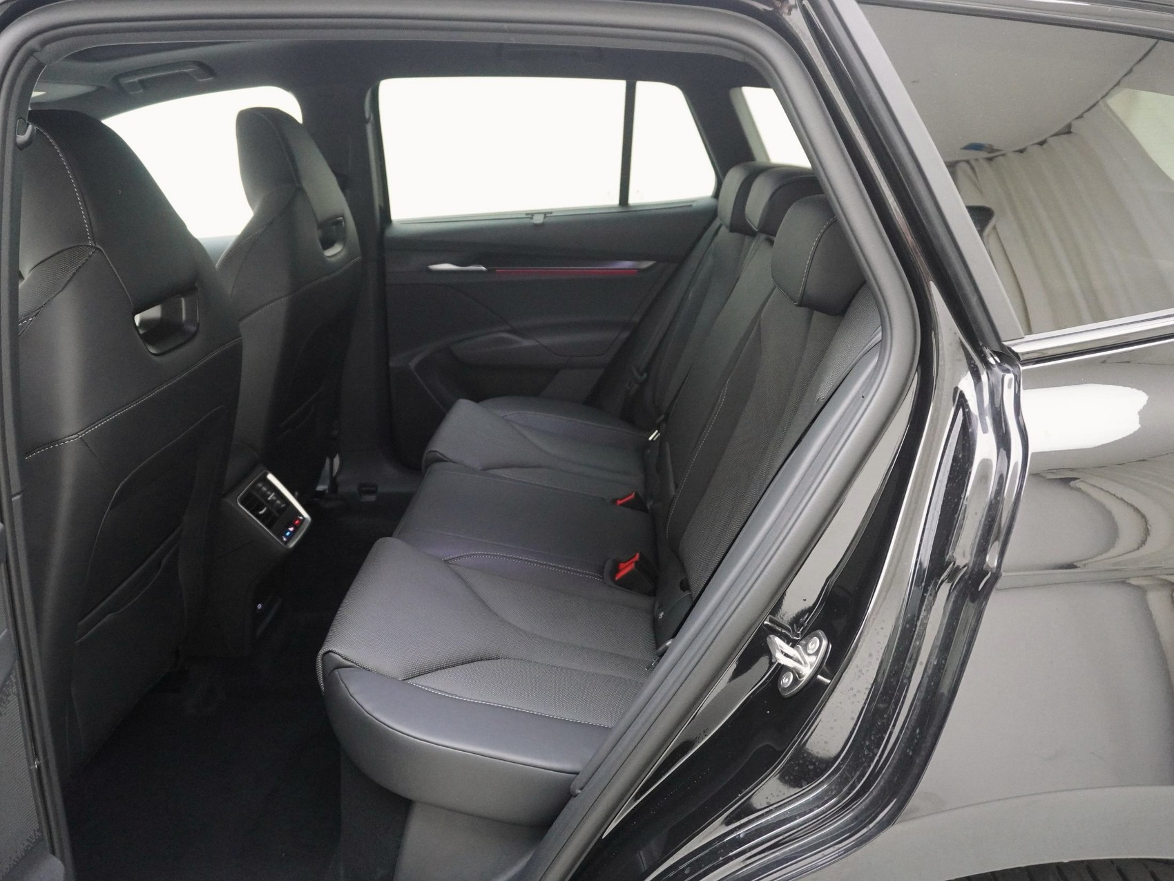 SKODA Enyaq iV RS-Suite MAXX-image-15