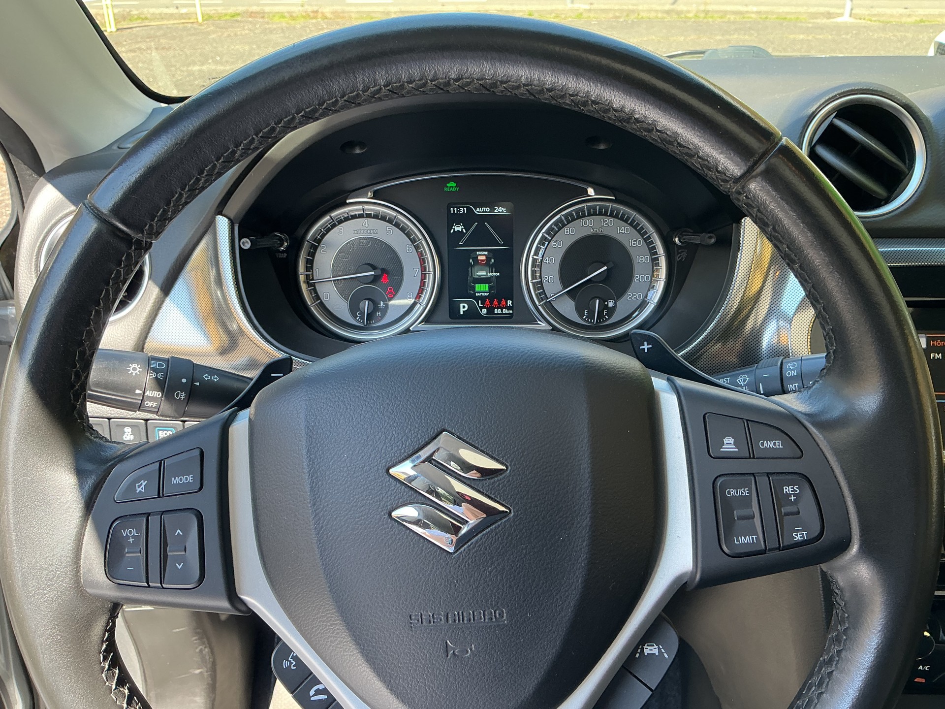 SUZUKI Vitara 1.5 Hybrid Edition 35 Top 4x4 AGS-image-9