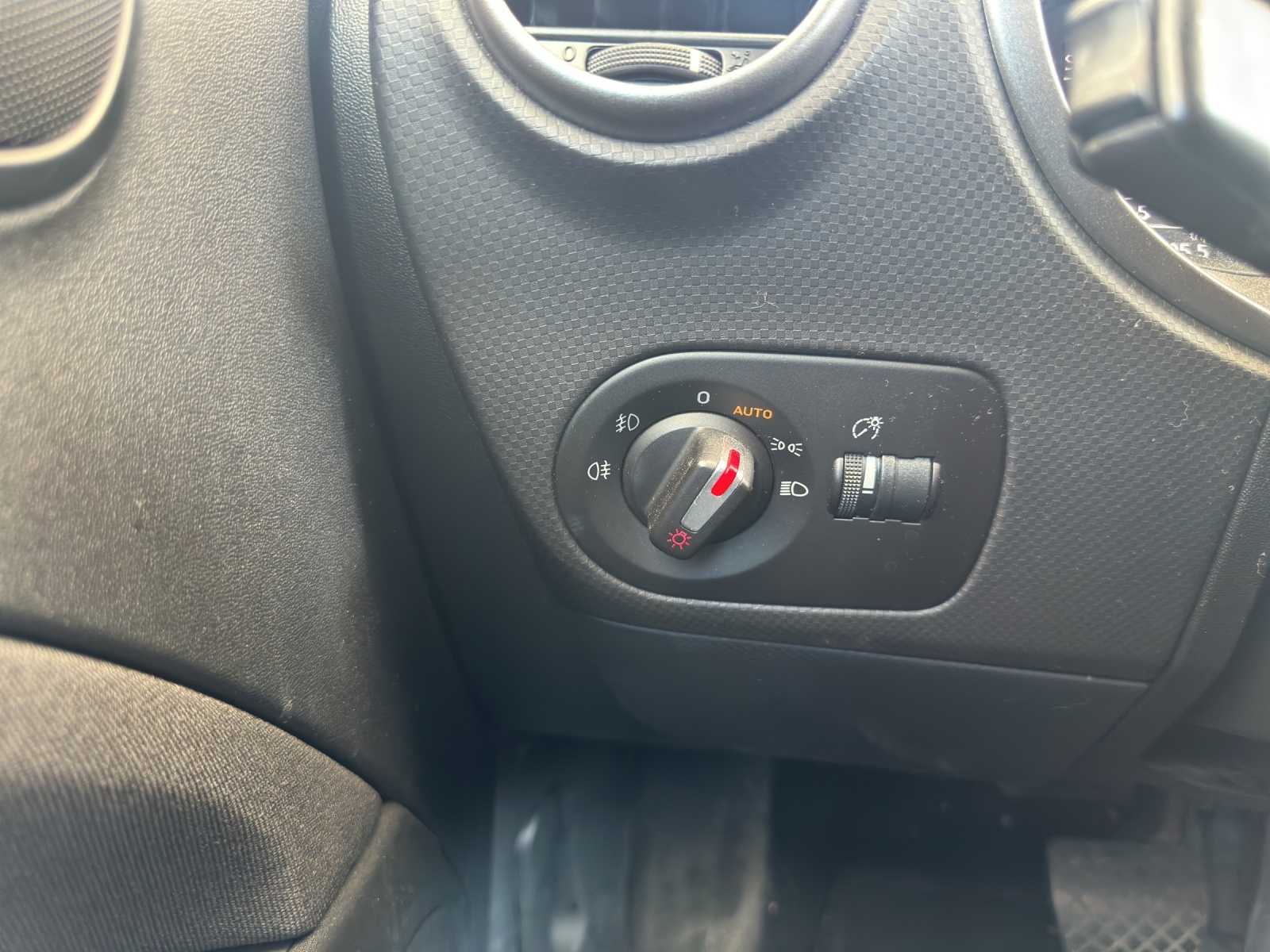 SEAT Leon 2.0 TSI FR DSG-image-15