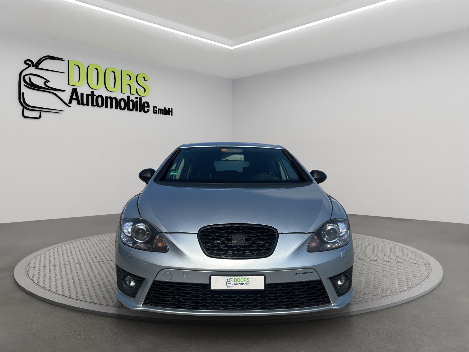 SEAT Leon 2.0 TSI FR DSG-image-1