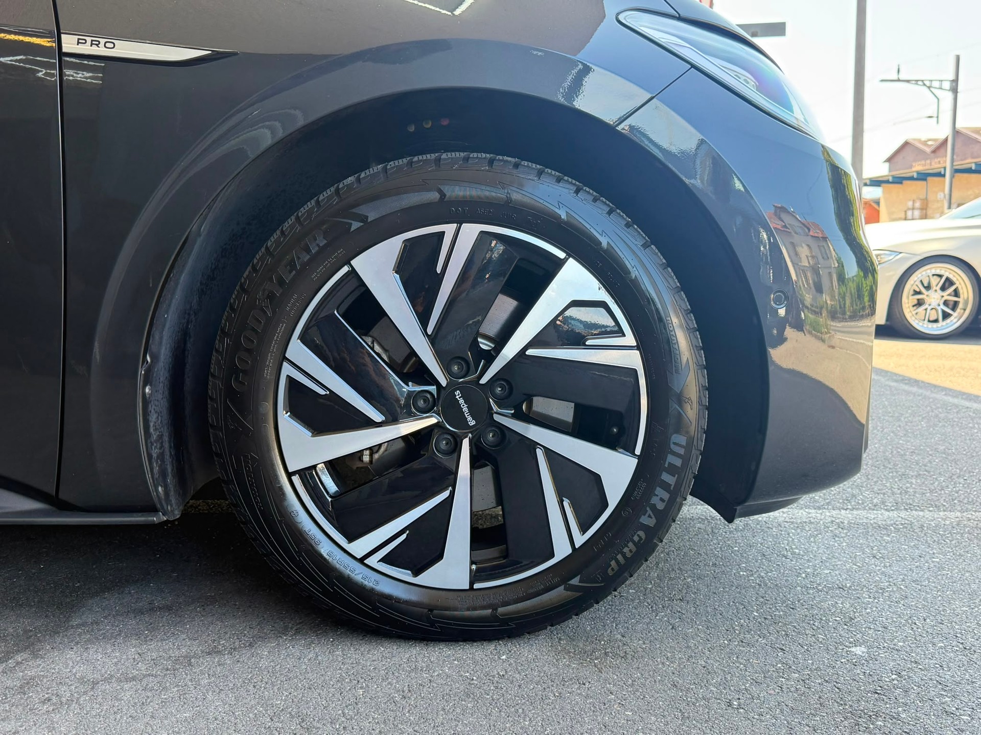 VW ID.3 Pro Performance *Massagesitze* *Pano Dach* *Werksgarantie* 58 kWh Life Plus Zoll-image-3
