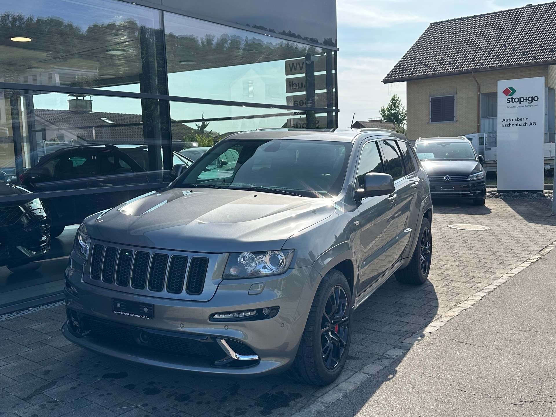 JEEP Grand Cherokee 6.4 SRT8 Automatic-image-2