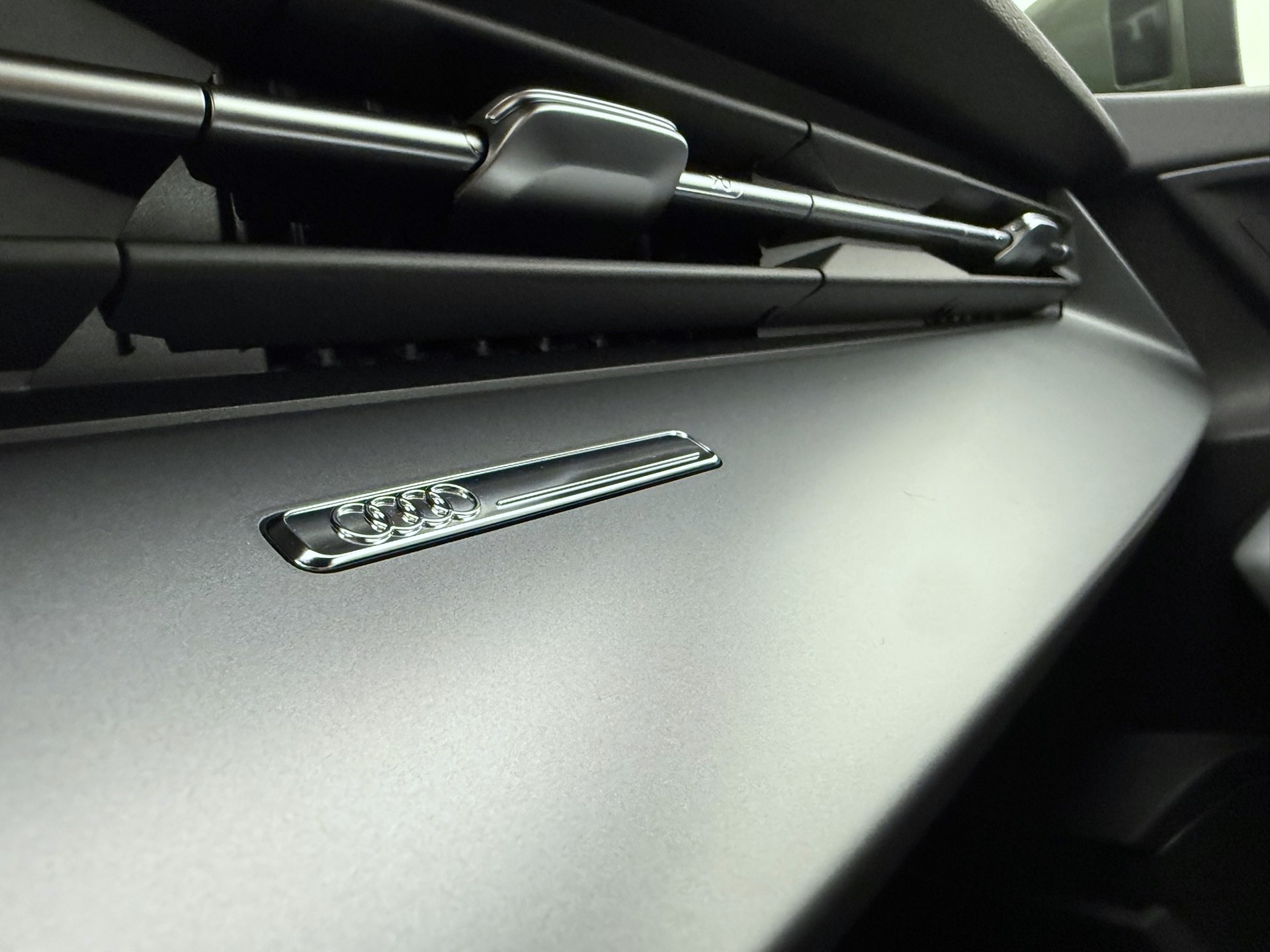 AUDI A3 Sportback TFSI 110 kW Attraction S tronic-image-17