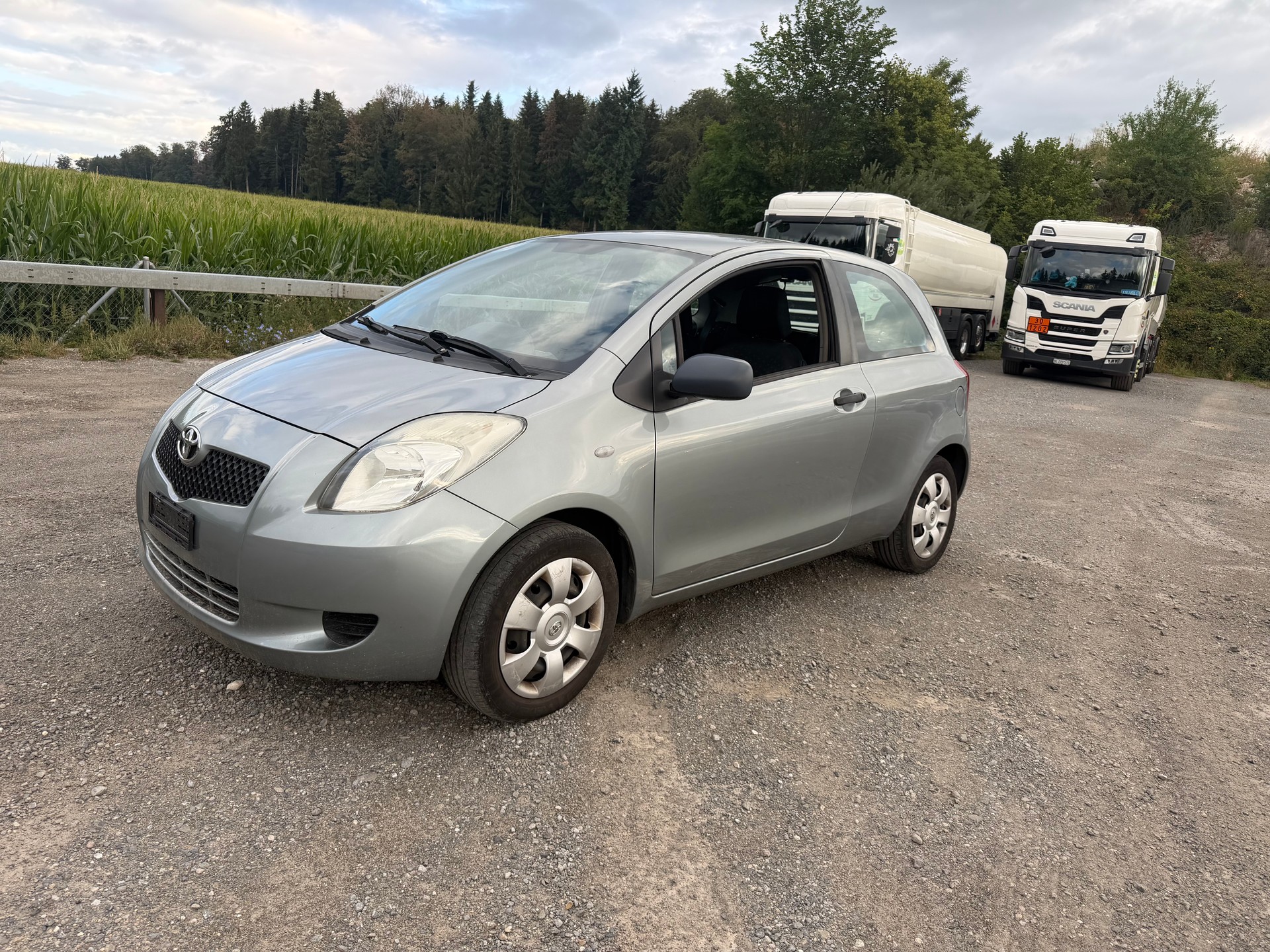 TOYOTA Yaris 1.3 Linea Luna-image-1