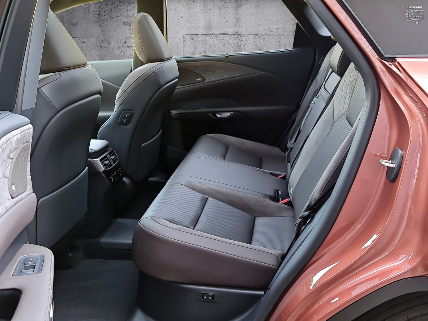 LEXUS RX 450h+ Excellence-image-9