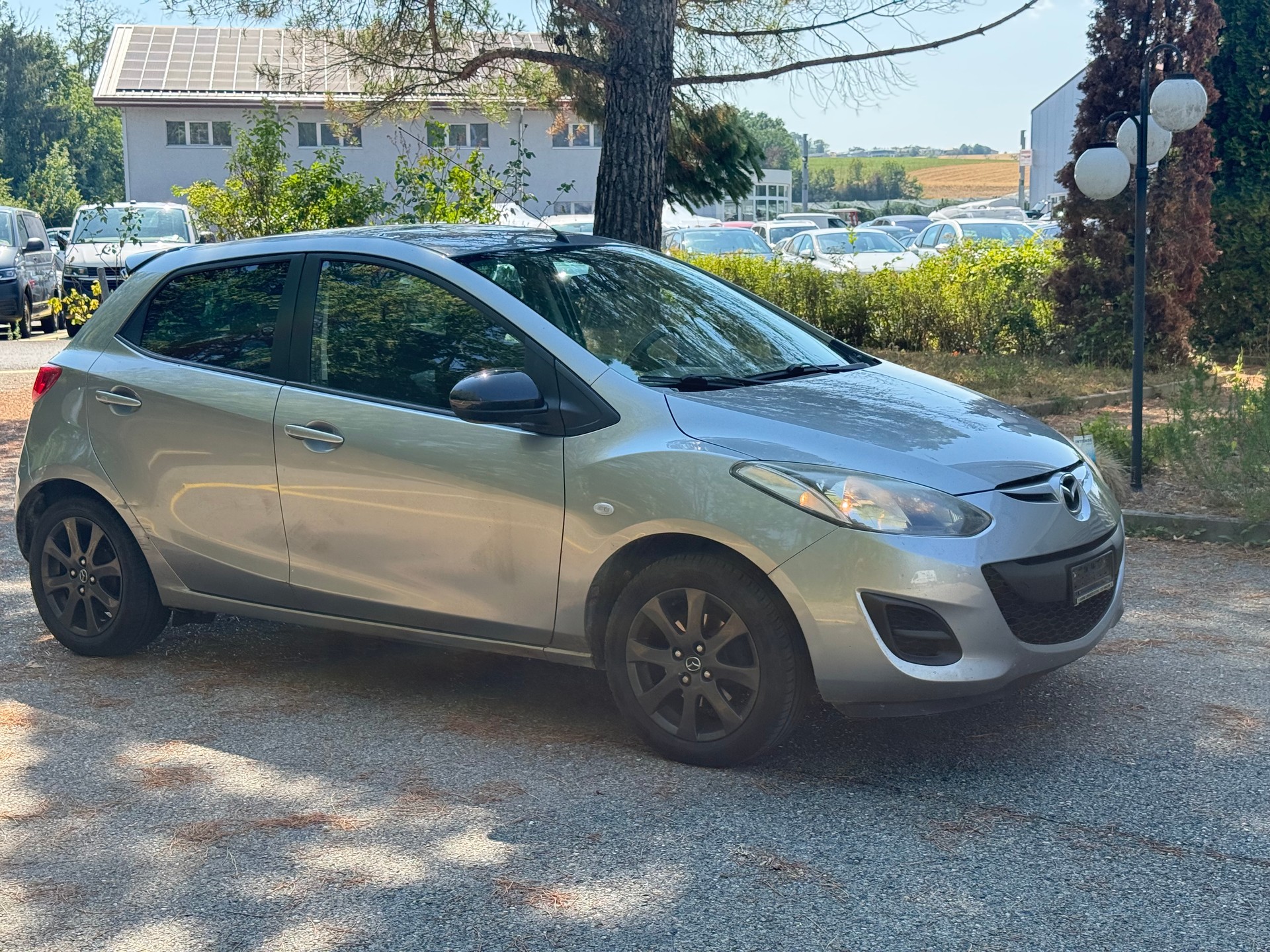MAZDA 2 1.3i 16V Voila ma Suisse Edition-image-2