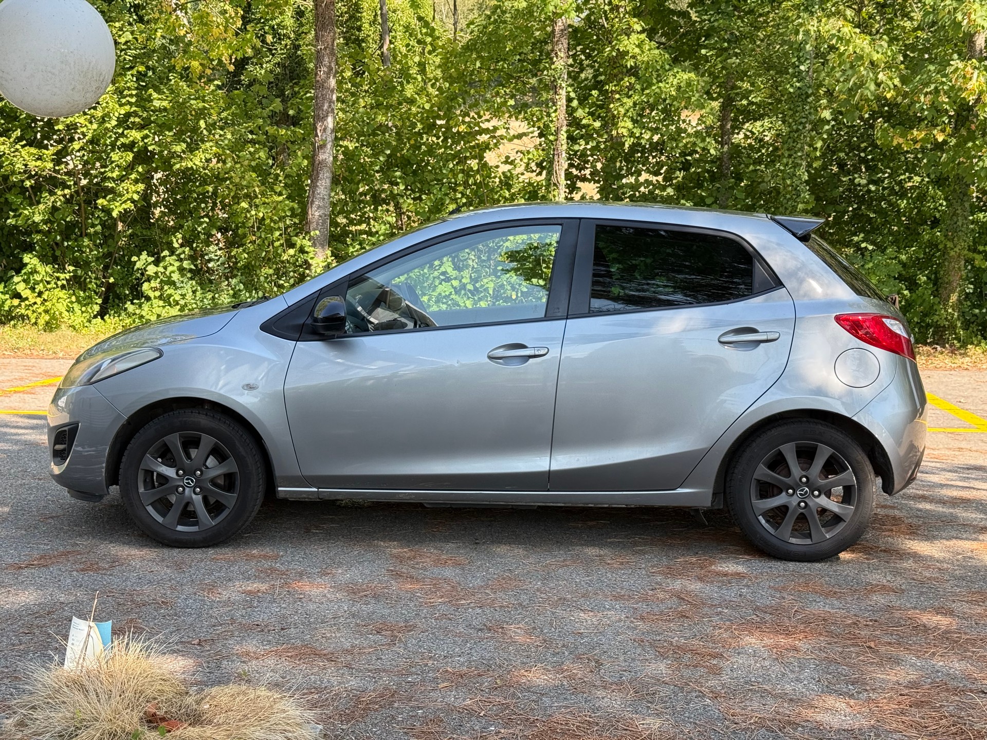 MAZDA 2 1.3i 16V Voila ma Suisse Edition-image-4